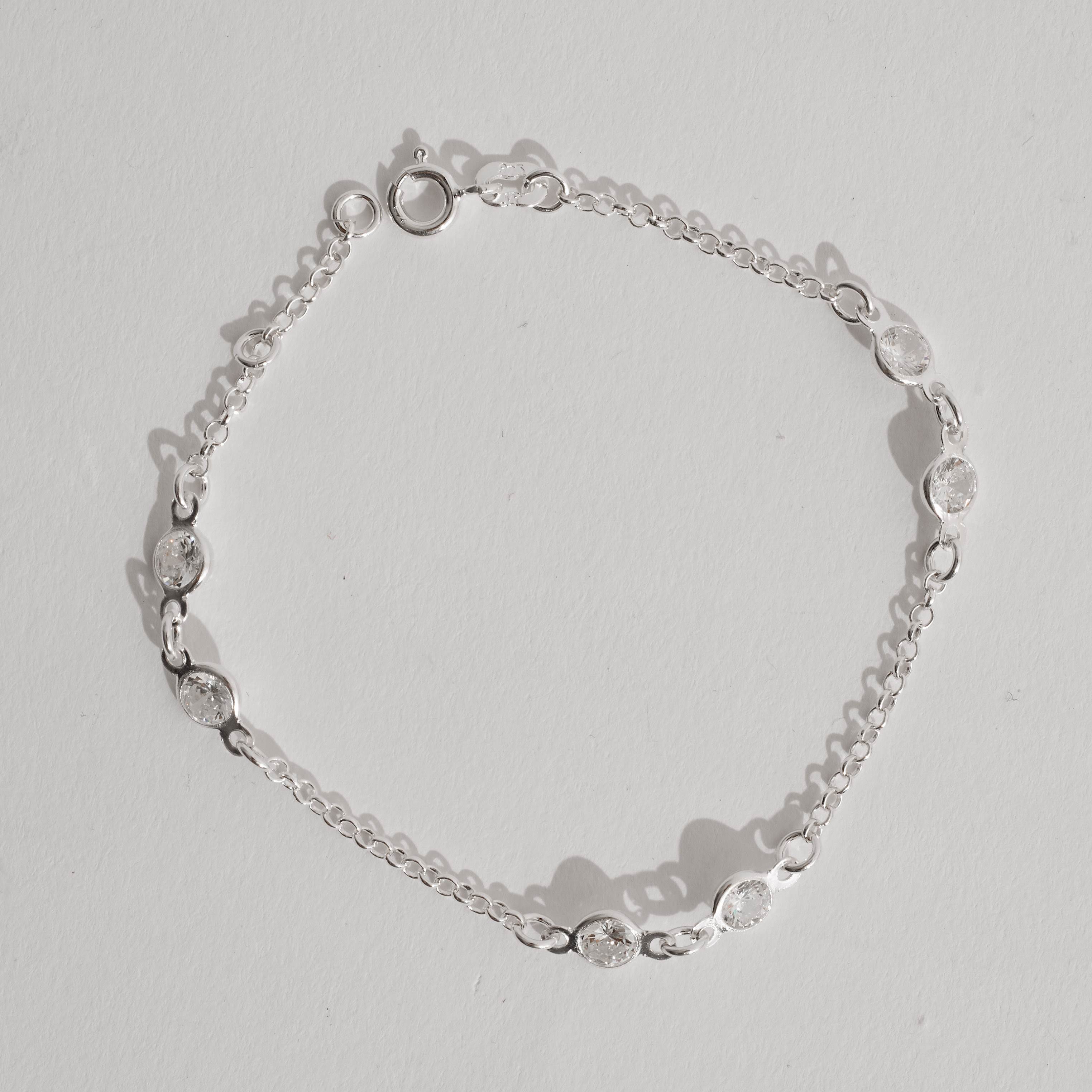 Pulseira 3 entremeios 2 zircônias corrente elo português