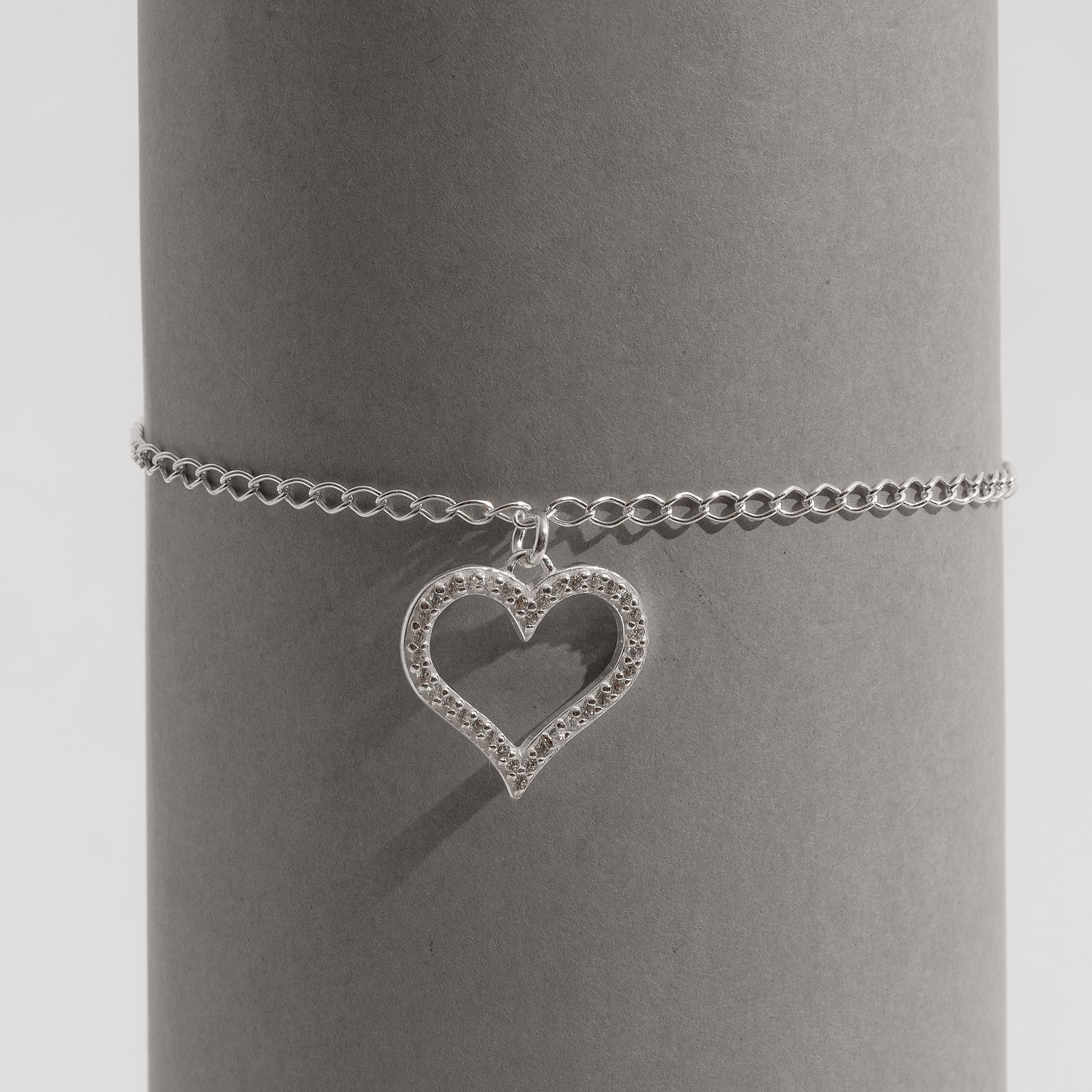 Imagem Secundária Pulseira pingente coração vazado cravejado 16mm 17+3cm