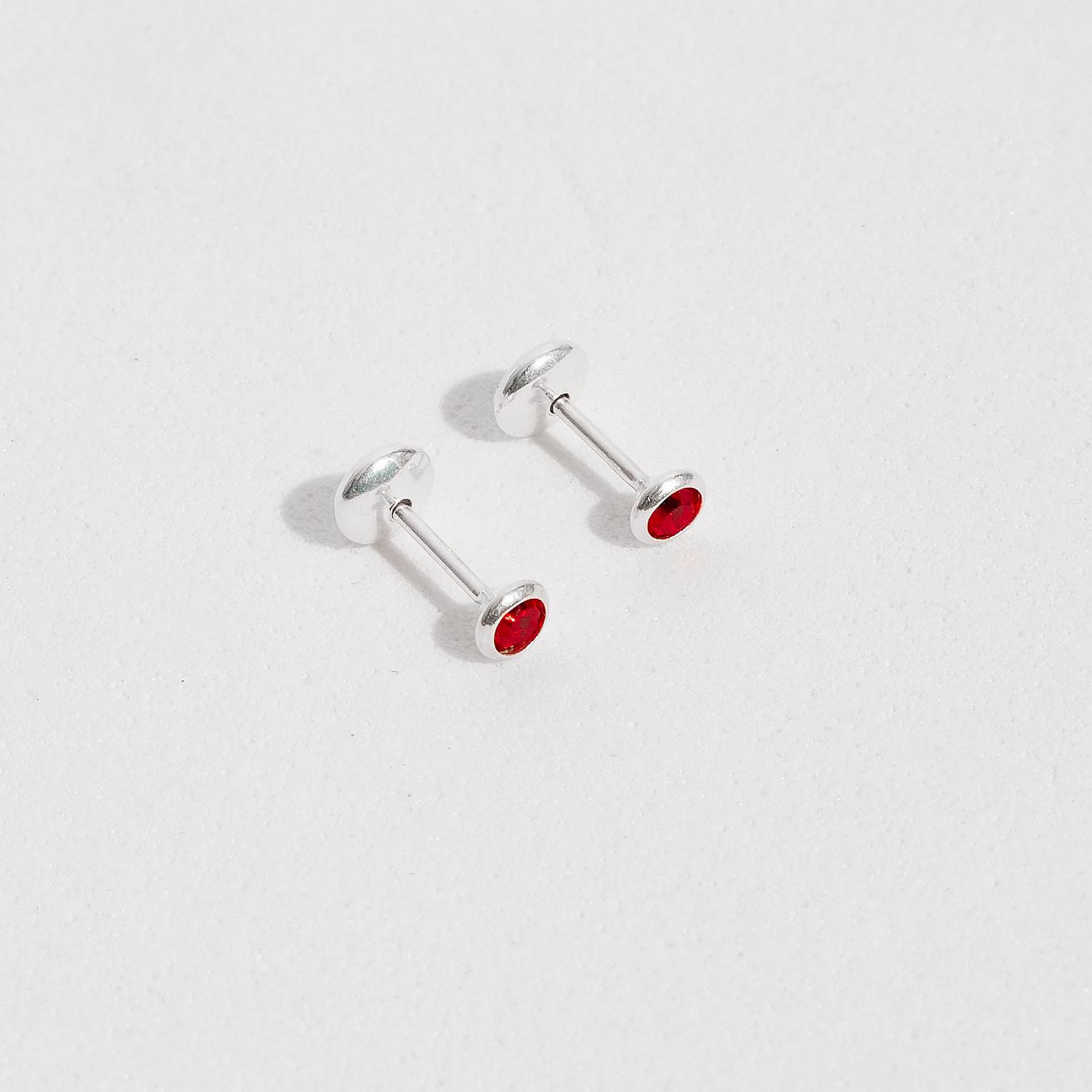 Imagem Secundária Brinco infantil zircônia vermelha 3mm tarraxa baby - CI