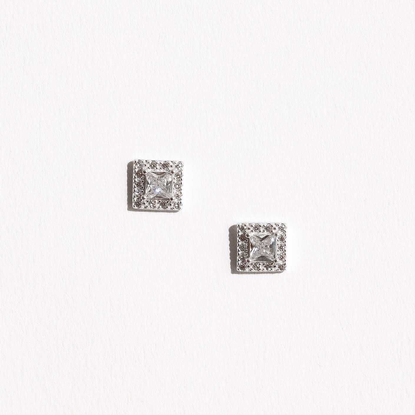 Imagem Brinco zircônia quadrada cristal com cravejado 8mm