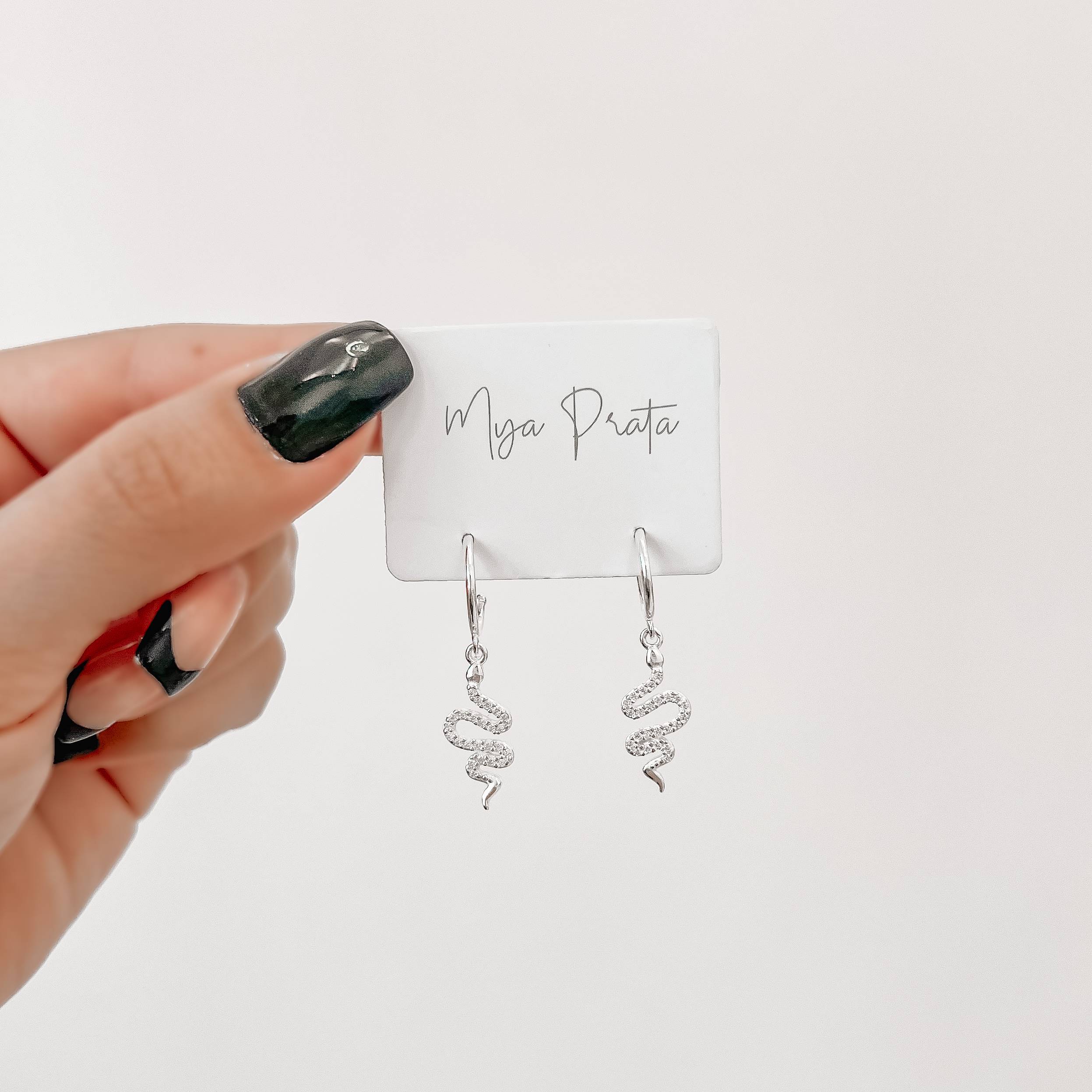 Imagem Secundária Argola 10mm pingente cobra cravejada