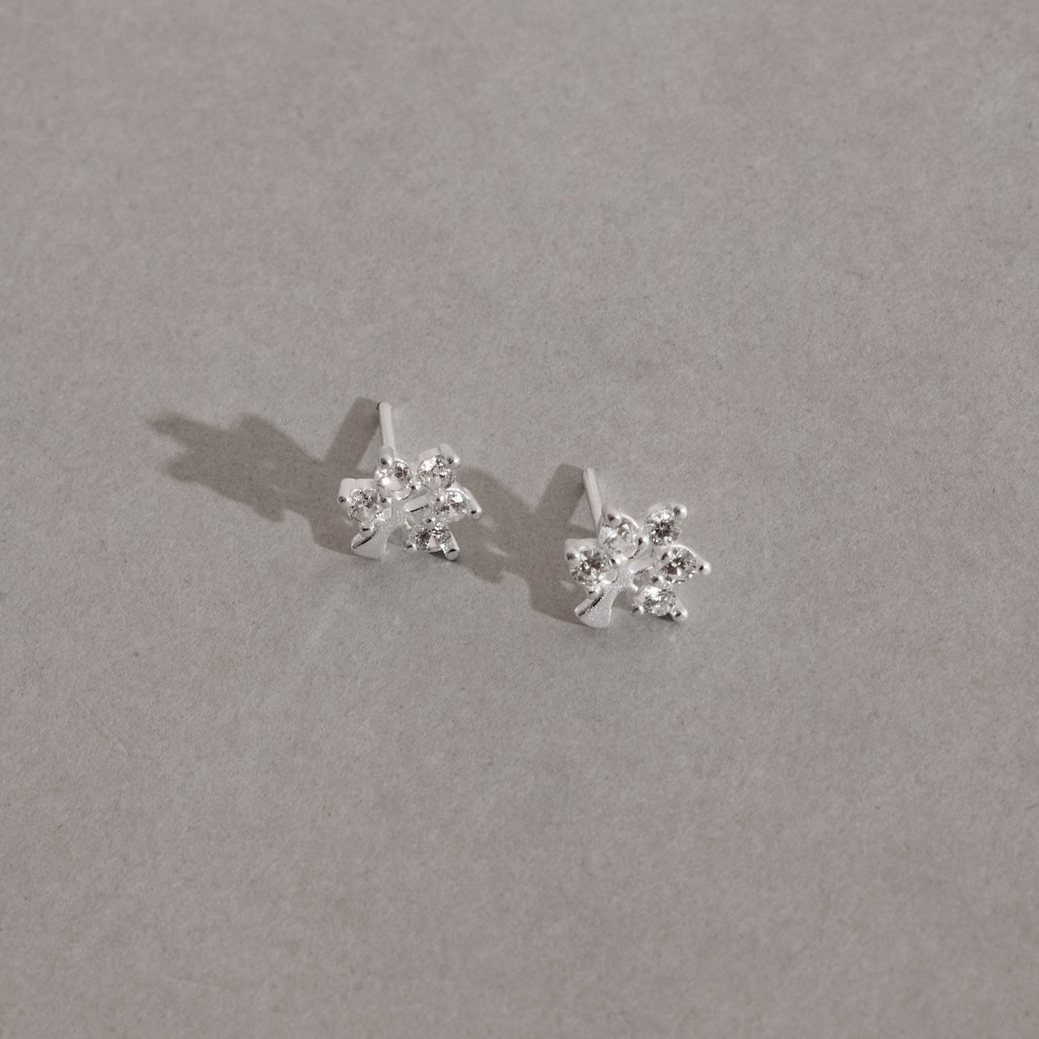 Imagem Secundária Brinco árvore cravejada 9mm