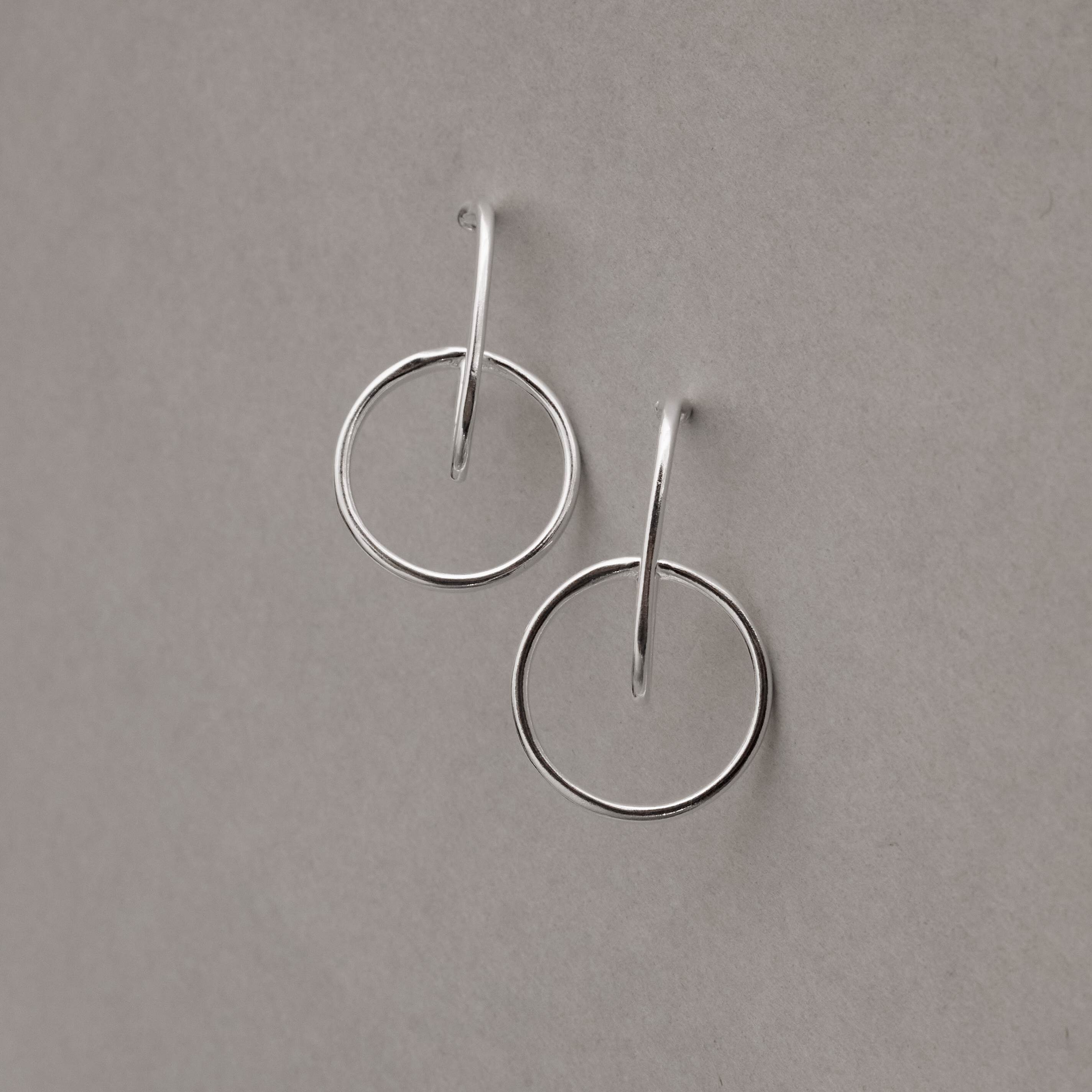 Imagem Secundária Brinco ear hook com argola 29mm