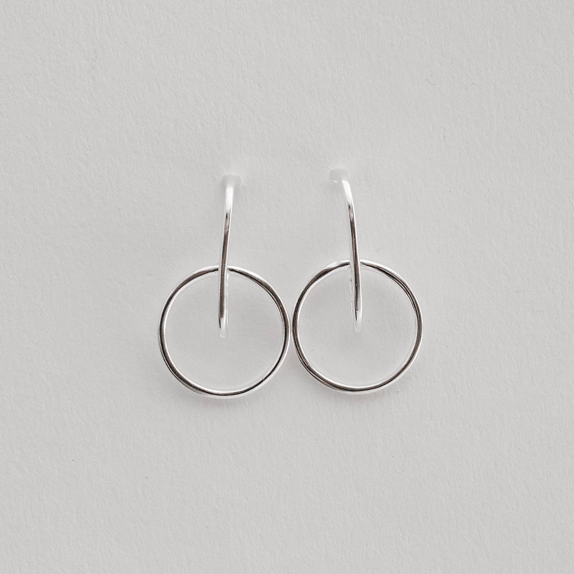 Brinco ear hook com argola 29mm