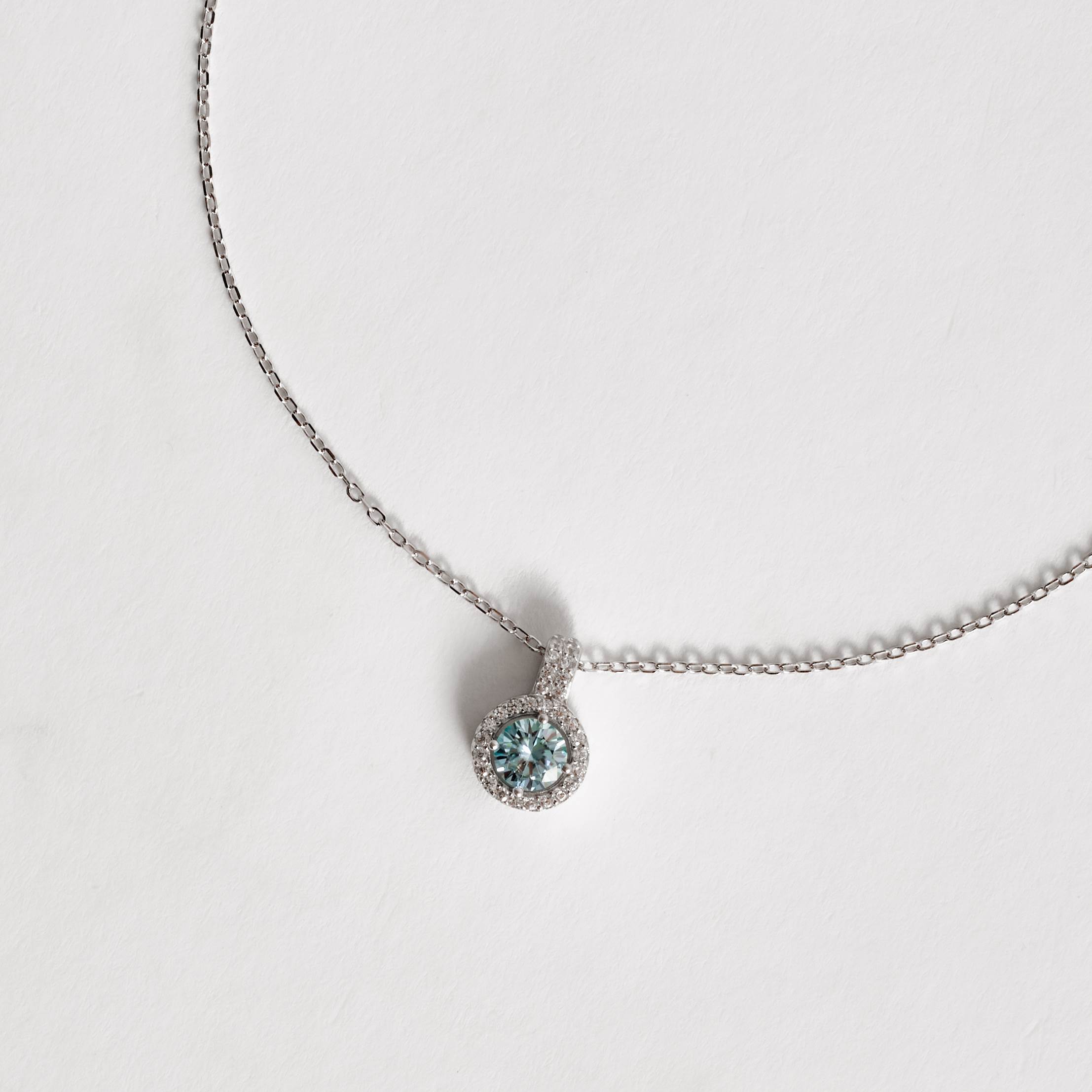 Imagem Colar pingente moissanite aquamarine 5mm com cravejado corrente cadeadinho 45cm ródio