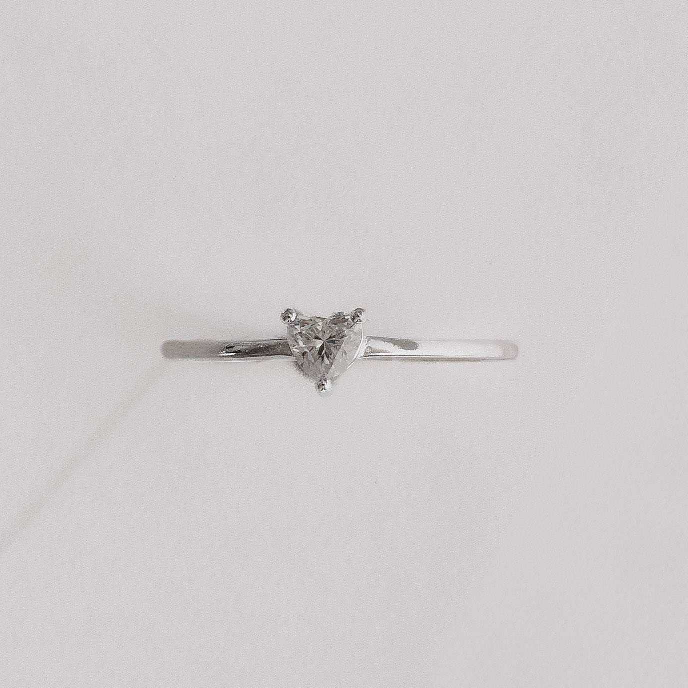 Anel solitário moissanite coração 4x4mm