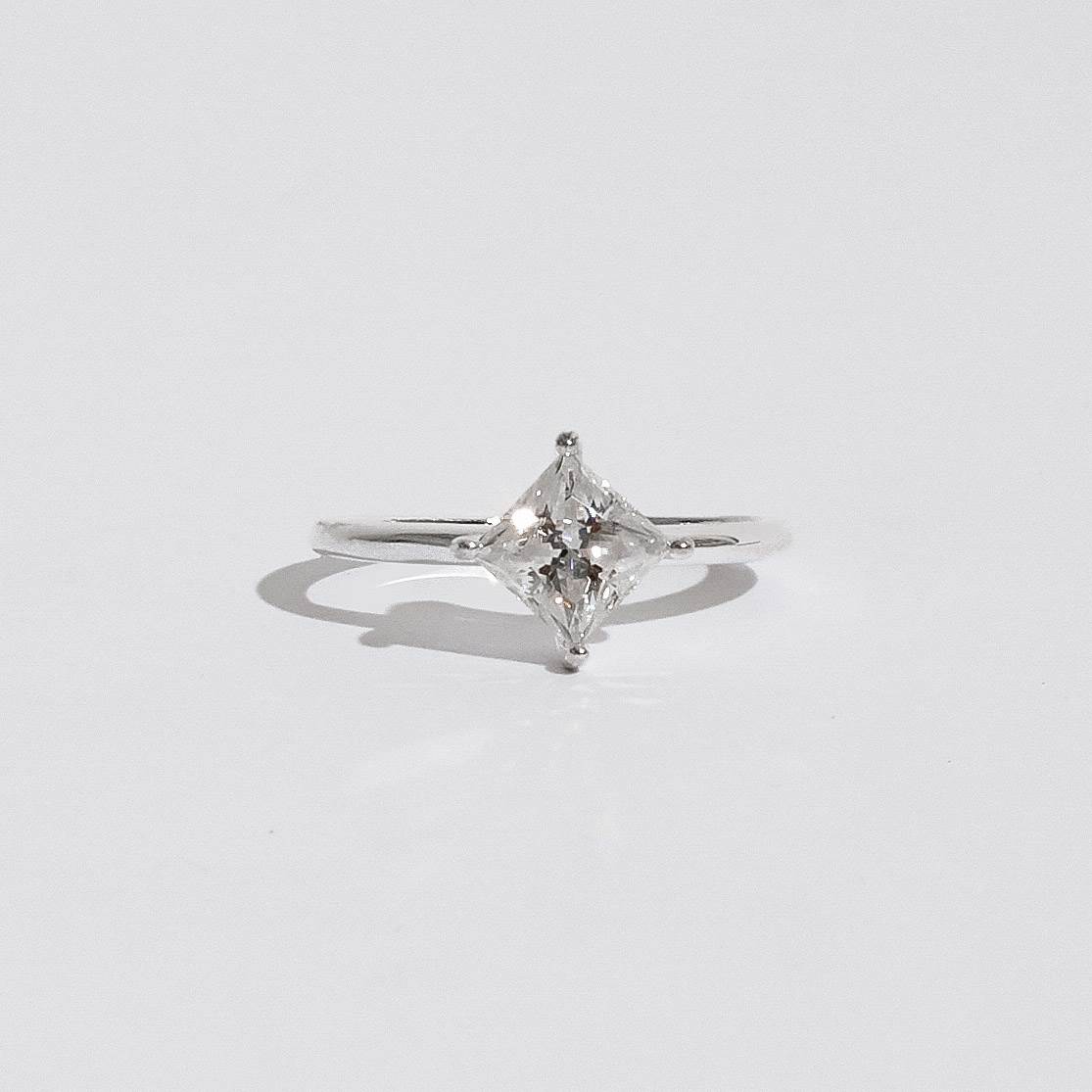Imagem Anel solitário moissanite losango cristal 6x6mm