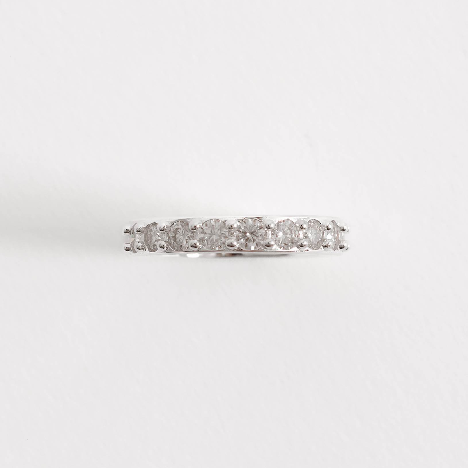 Imagem Anel aliança cravejada com moissanites 3mm