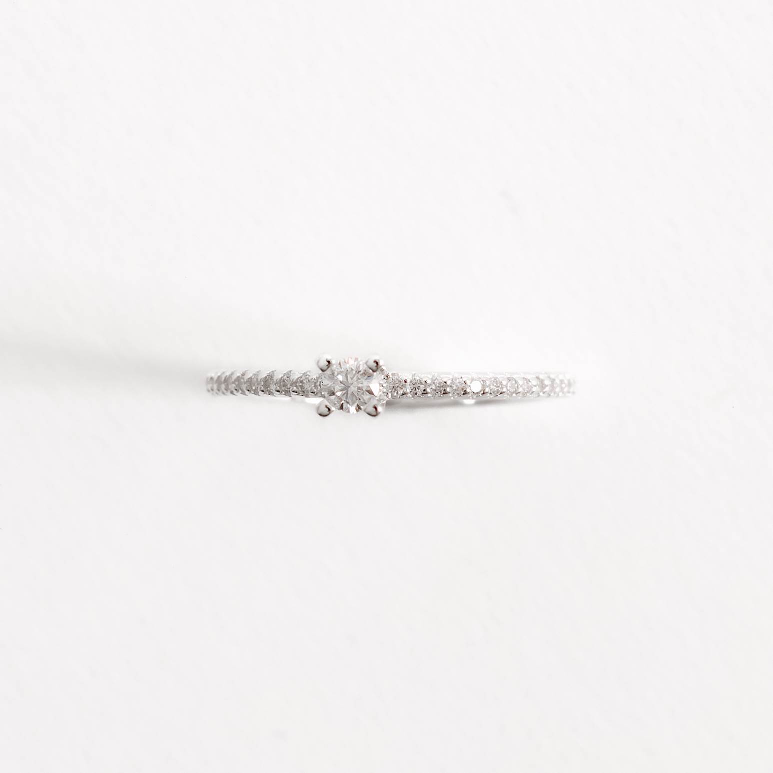 Imagem Anel meia aliança com solitário moissanite 3mm 