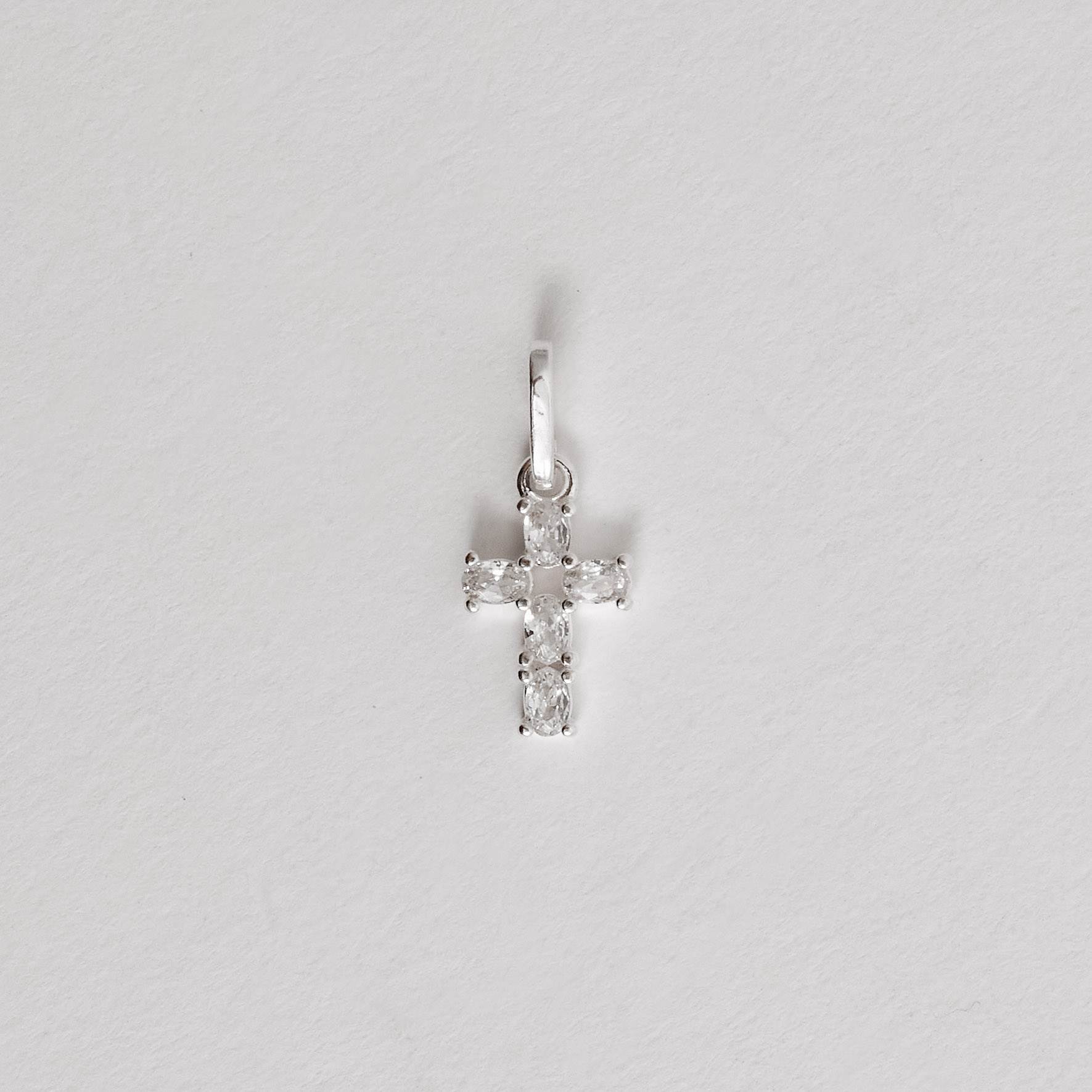 Pingente cruz cravejada cristal 10mm