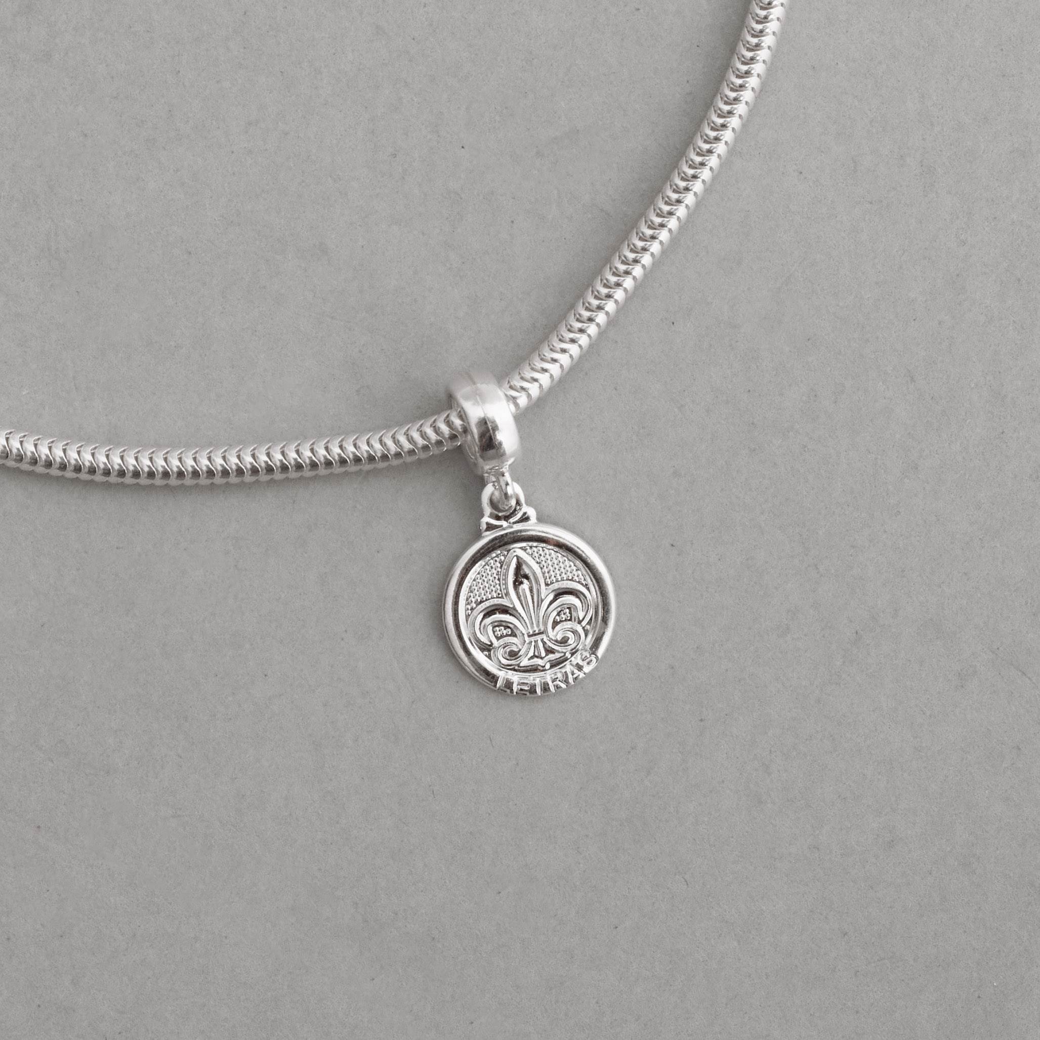 Imagem Secundária Berloque pingente medalha Letras 14mm
