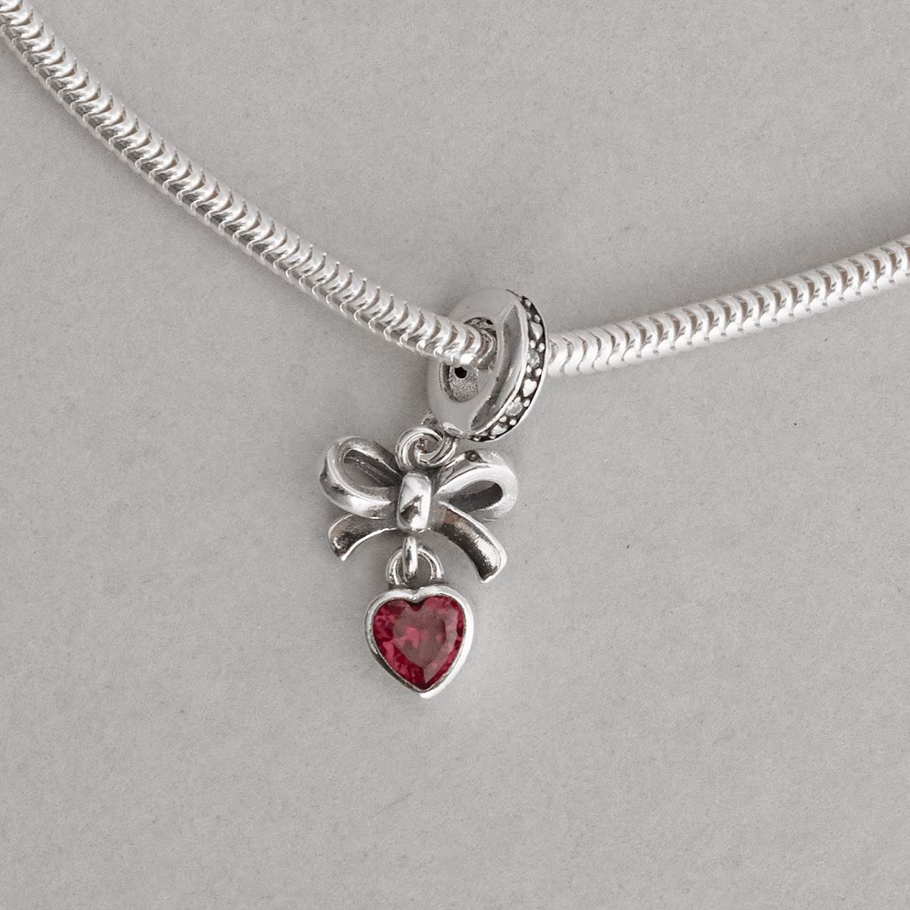 Berloque pingente laço com zircônia coração pink 11mm elo cravejado envelhecido