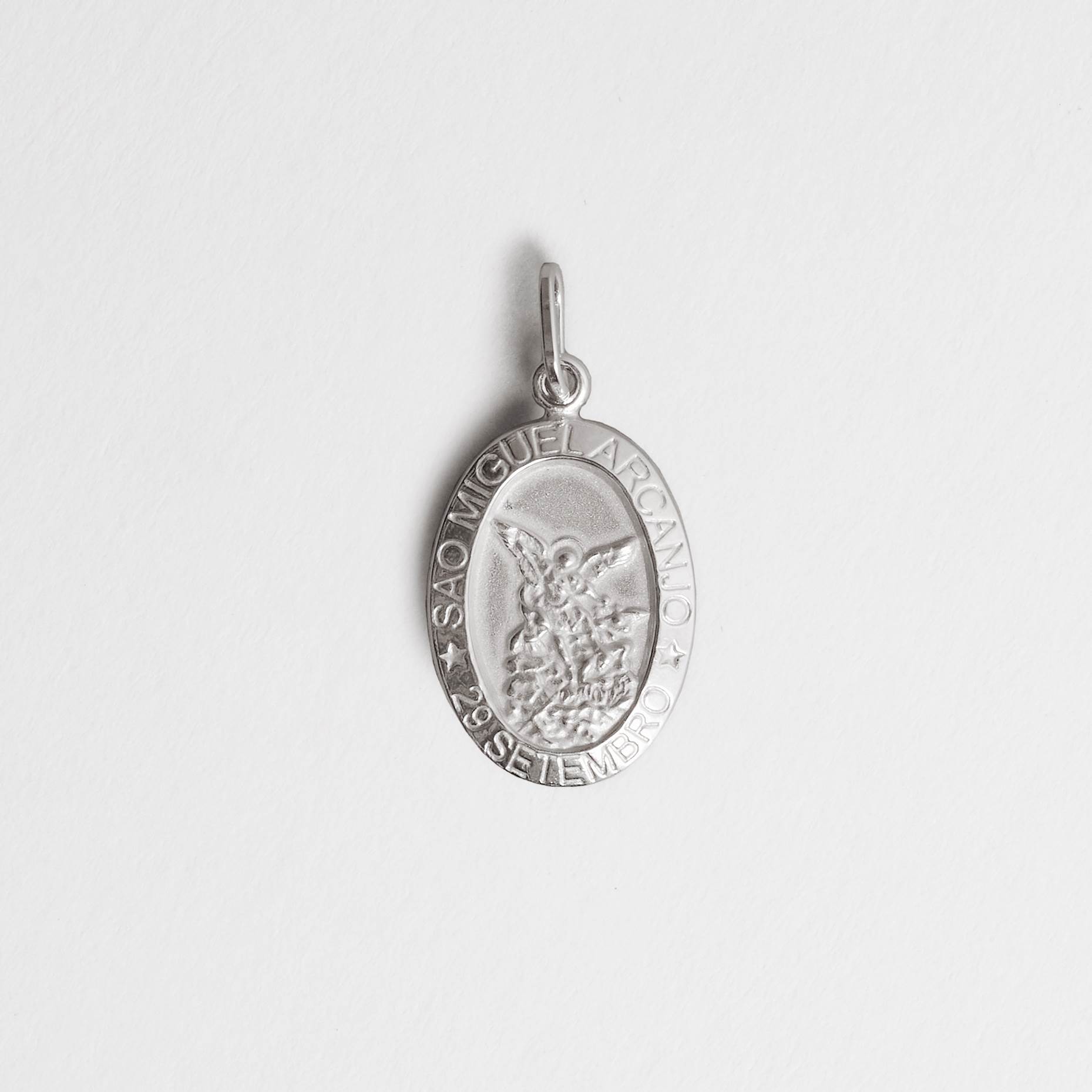 Pingente medalha dupla face São Miguel Arcanjo e cruz 16mm