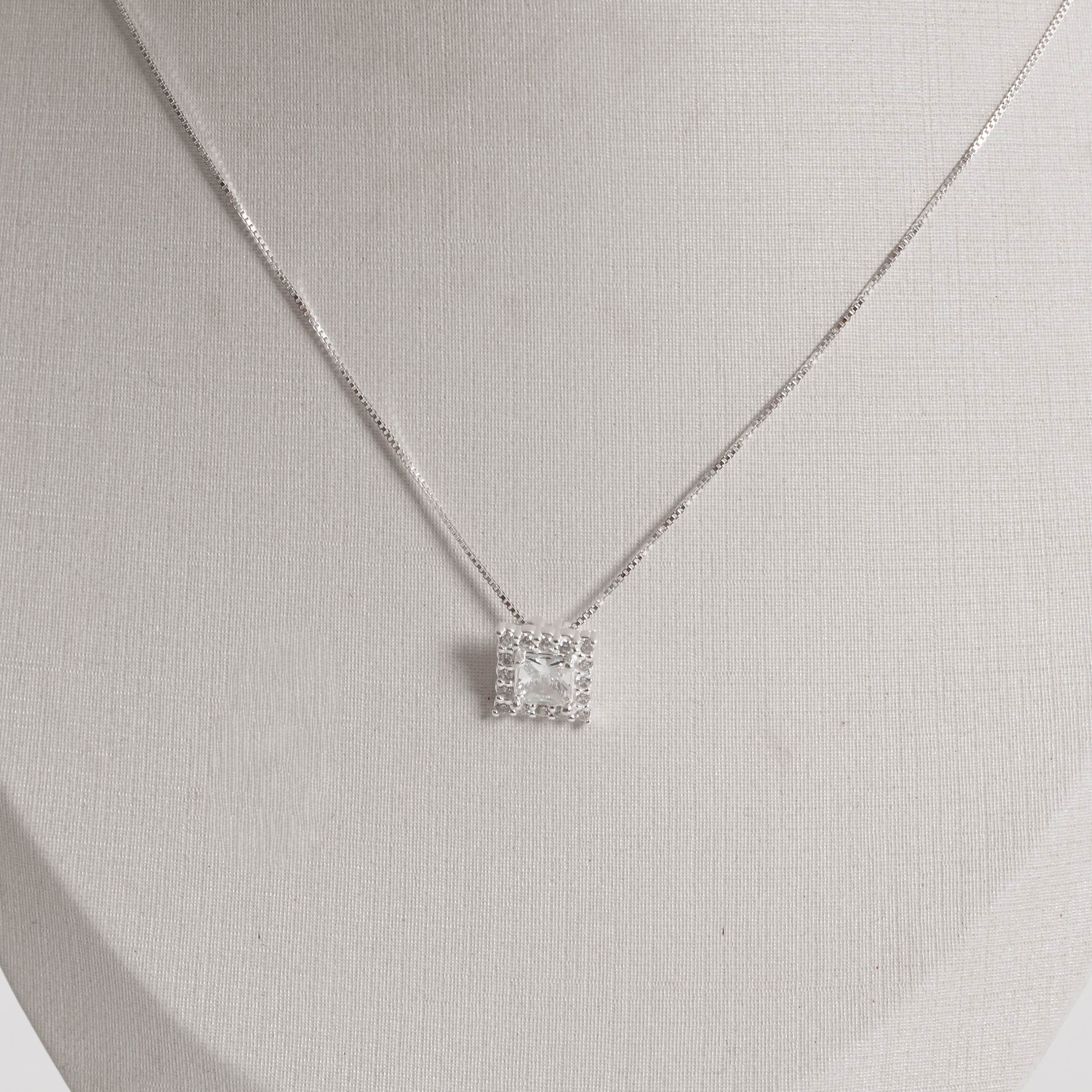 Imagem Colar pingente zircônia quadrada com cravejado 10mm 45cm