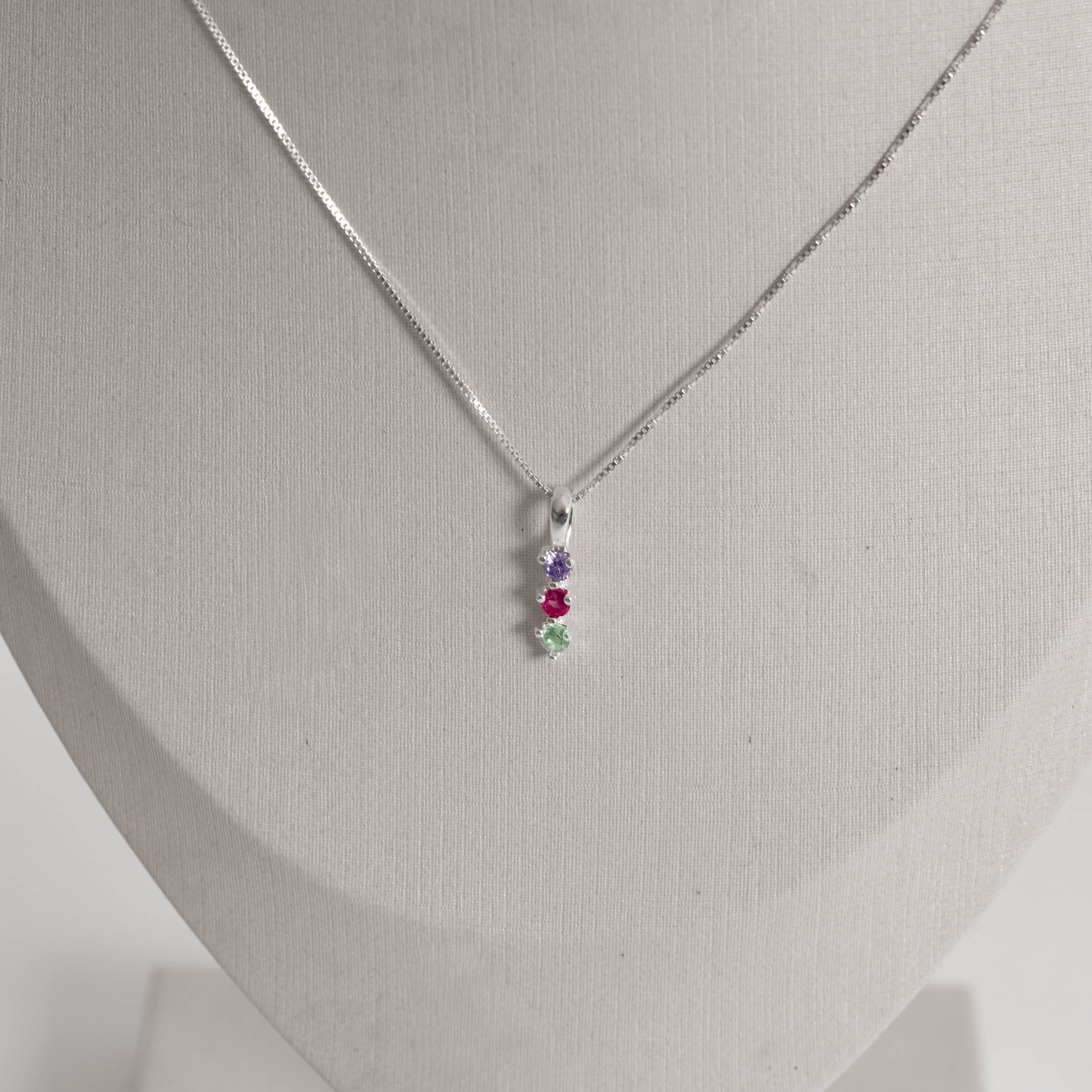 Imagem Secundária Colar pingente 3 zircônias coloridas 12mm 45cm