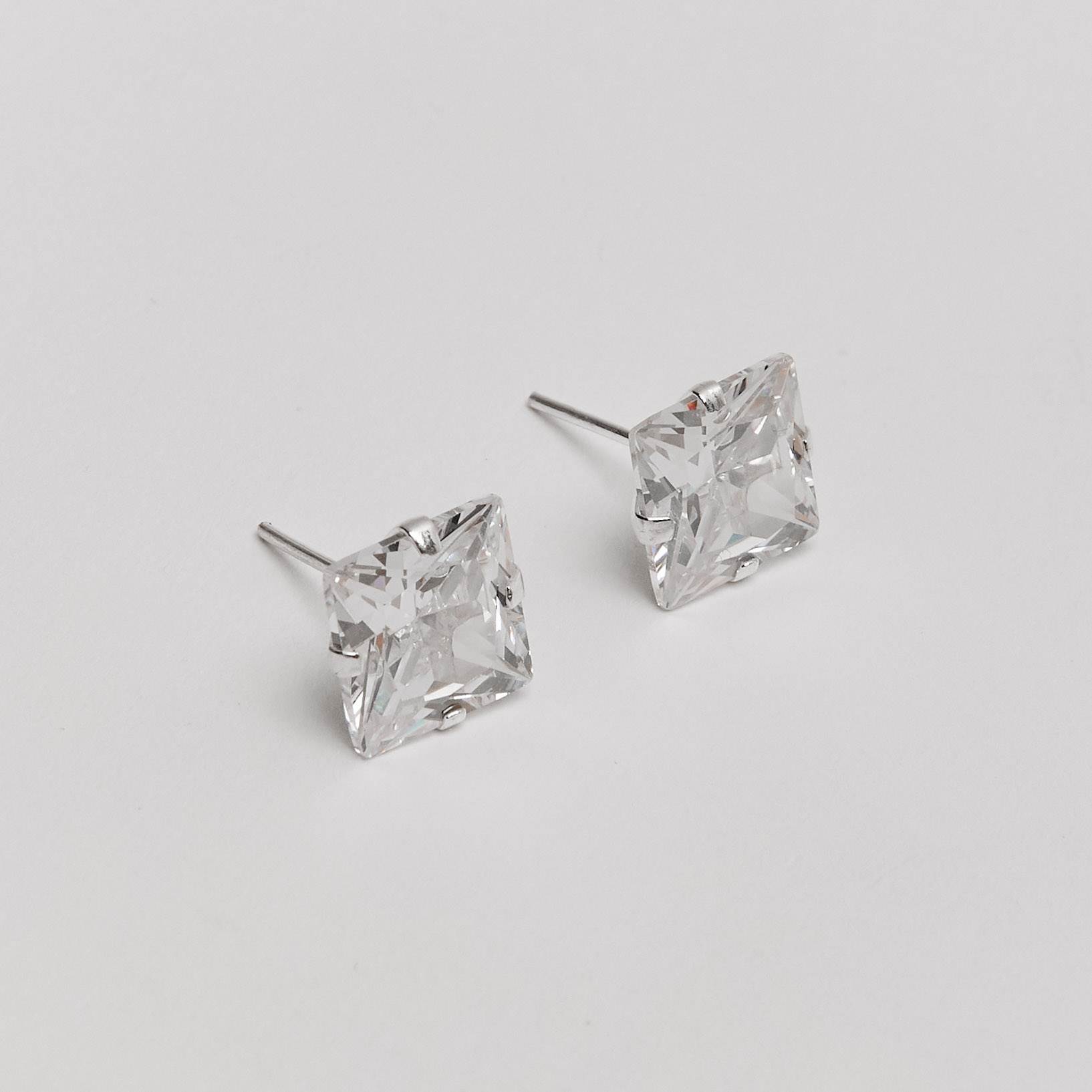 Brinco zircônia quadrada cristal 10mm