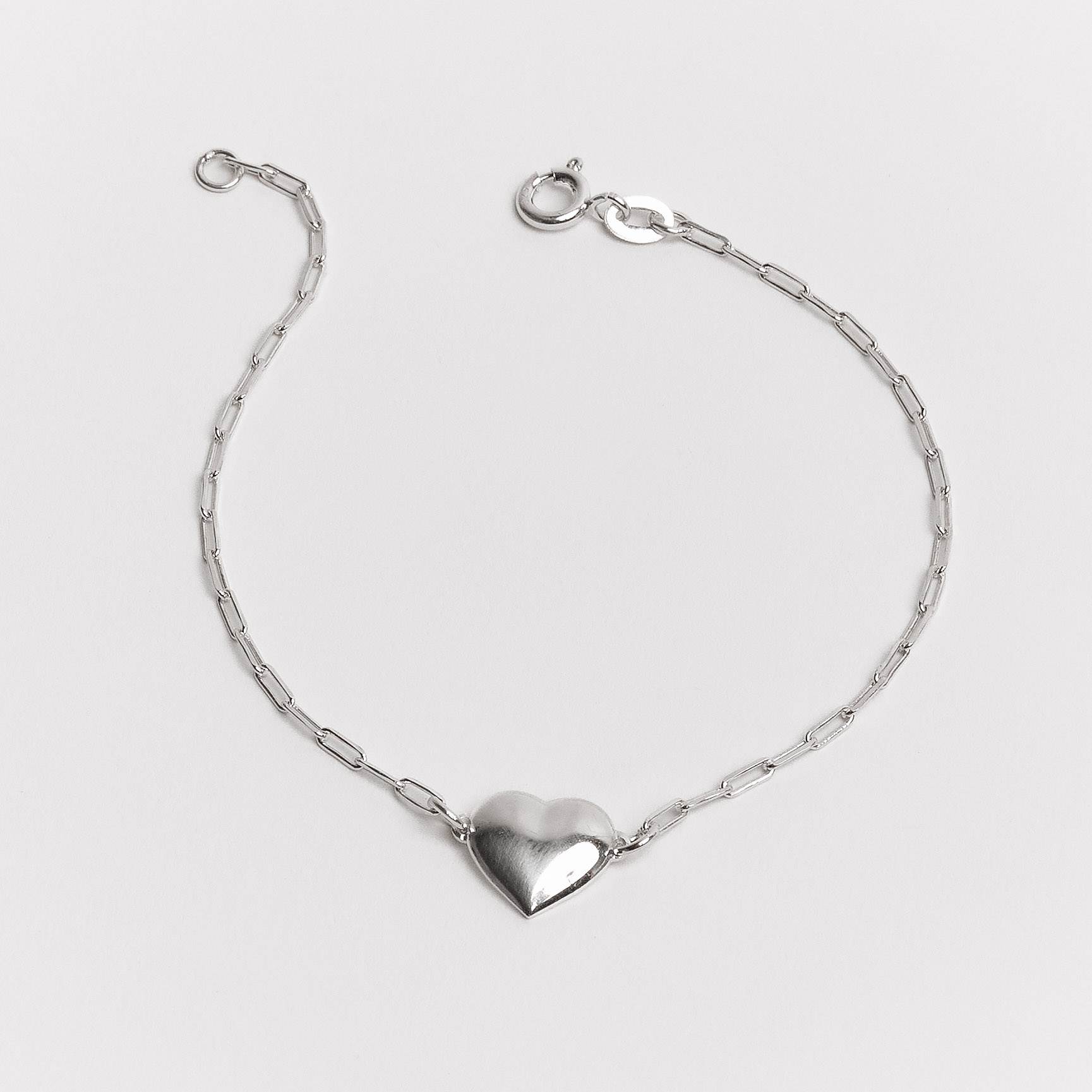Imagem Pulseira entremeio coração liso 10mm corrente cartier