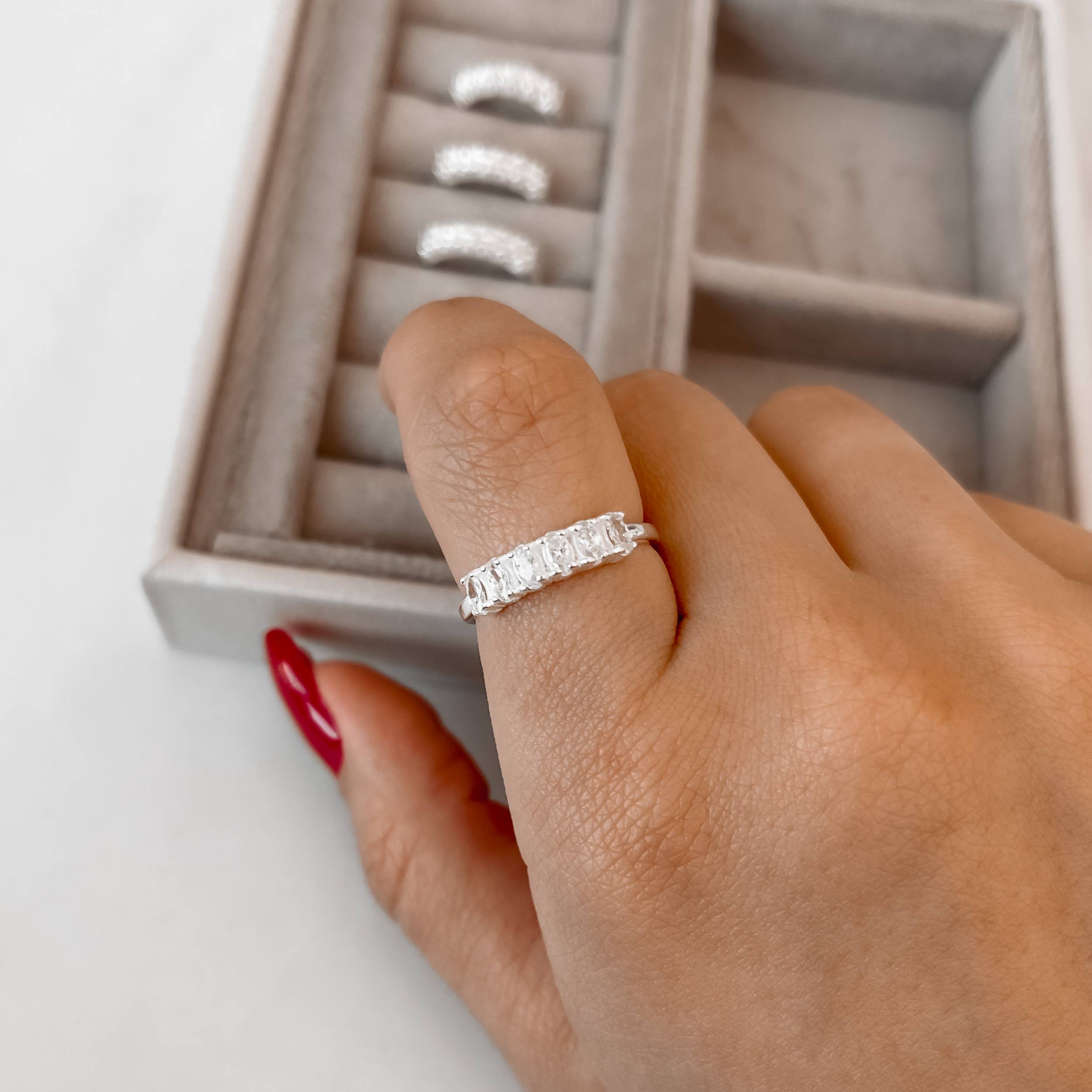 Anel zircônias navete