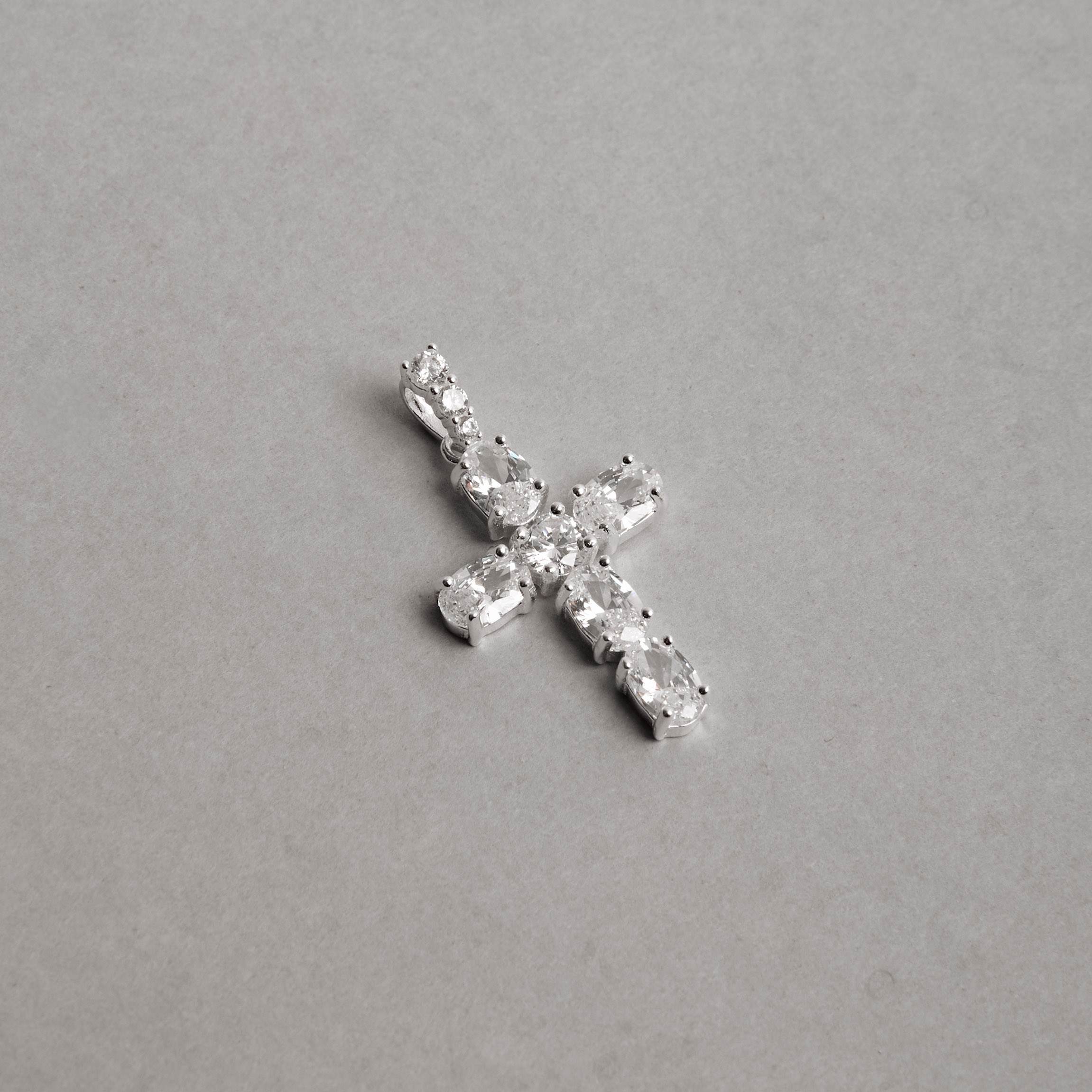 Imagem Secundária Pingente cruz cravejada 22mm