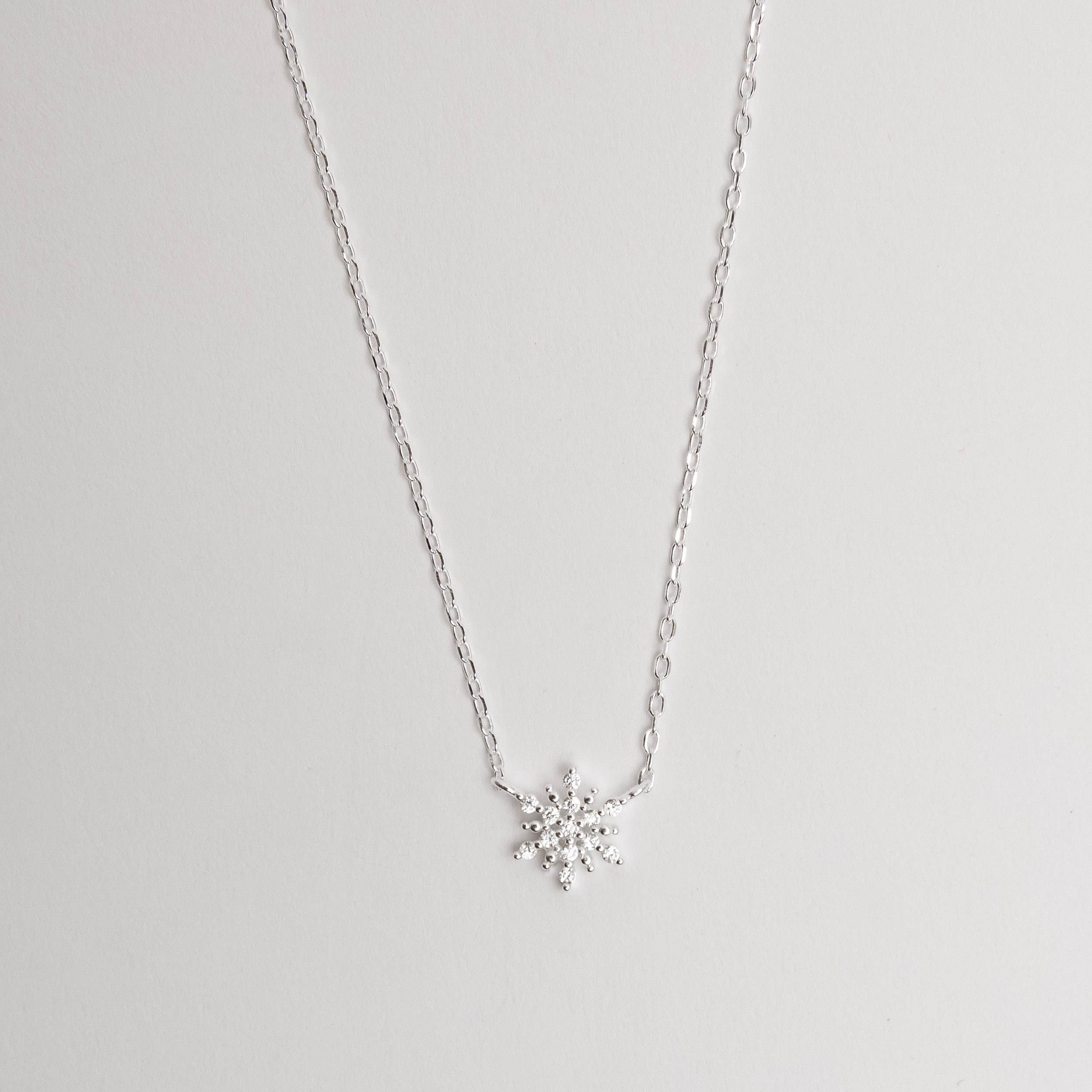 Imagem Colar entremeio floco de neve cravejada 9mm corrente cadeado 40+5cm
