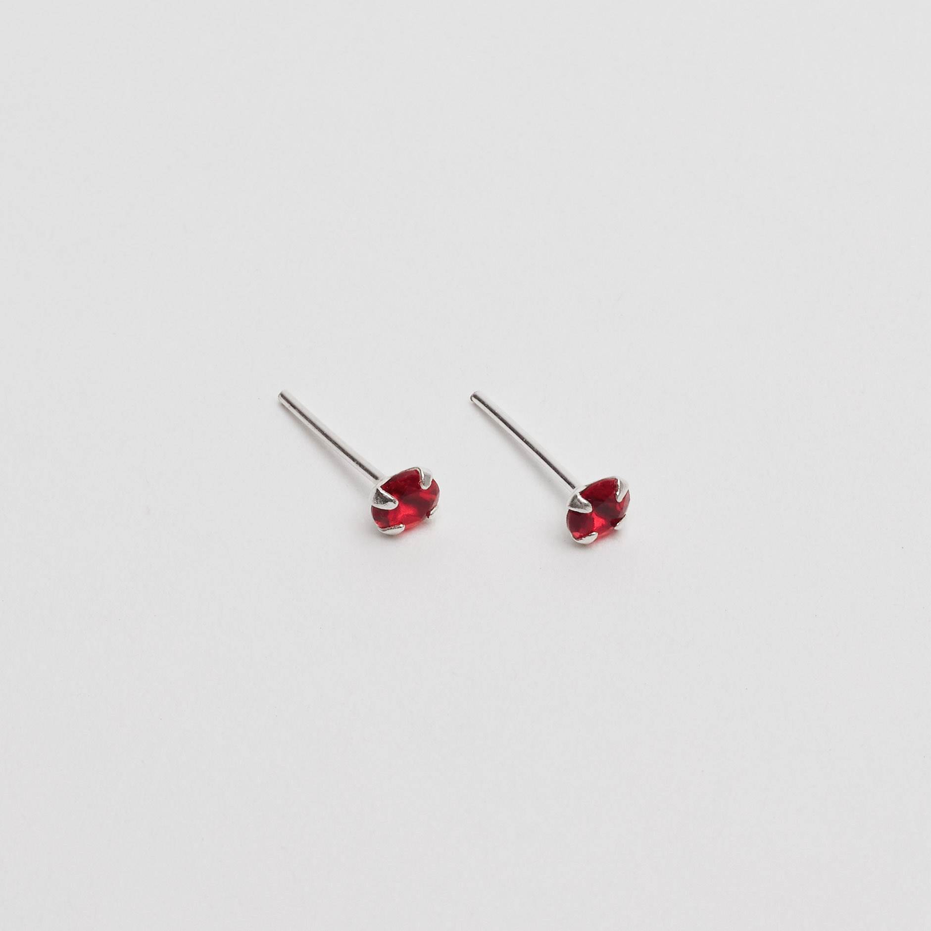 Imagem Secundária Brinco zircônia redonda cereja 4mm