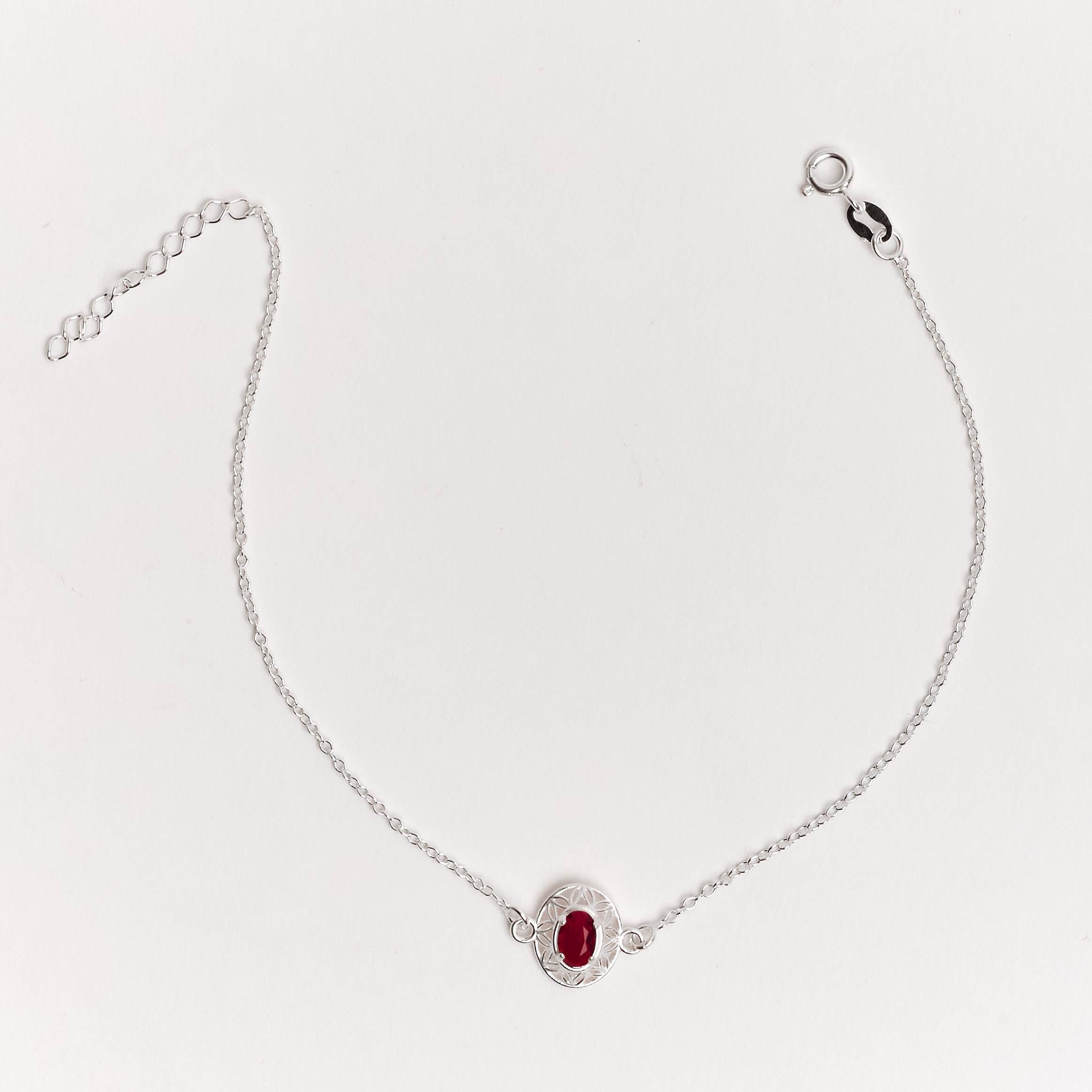 Pulseira entremeio medalha trabalhada 11mm com zircônia oval rubi 20+3cm