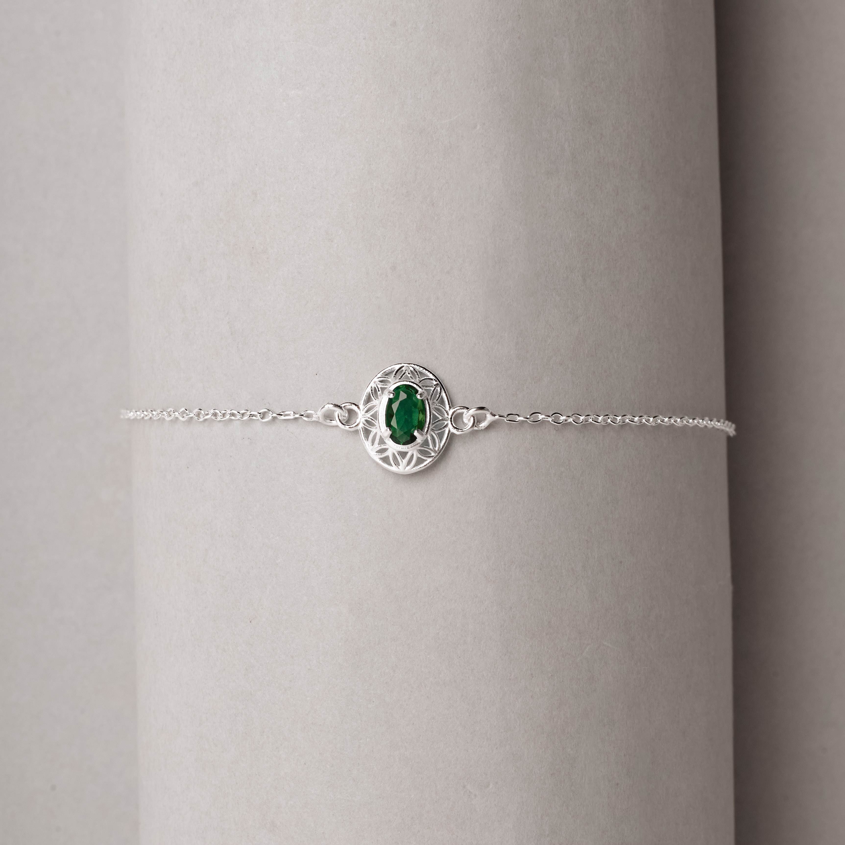 Imagem Secundária Pulseira entremeio medalha trabalhada 11mm com zircônia oval esmeralda 20+3cm