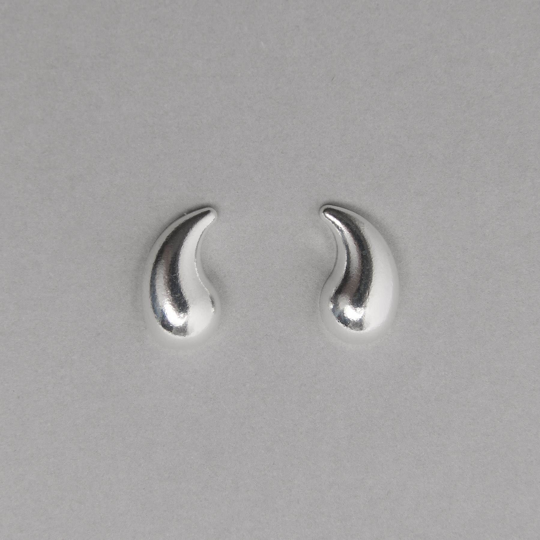 Brinco gota curvada 13mm