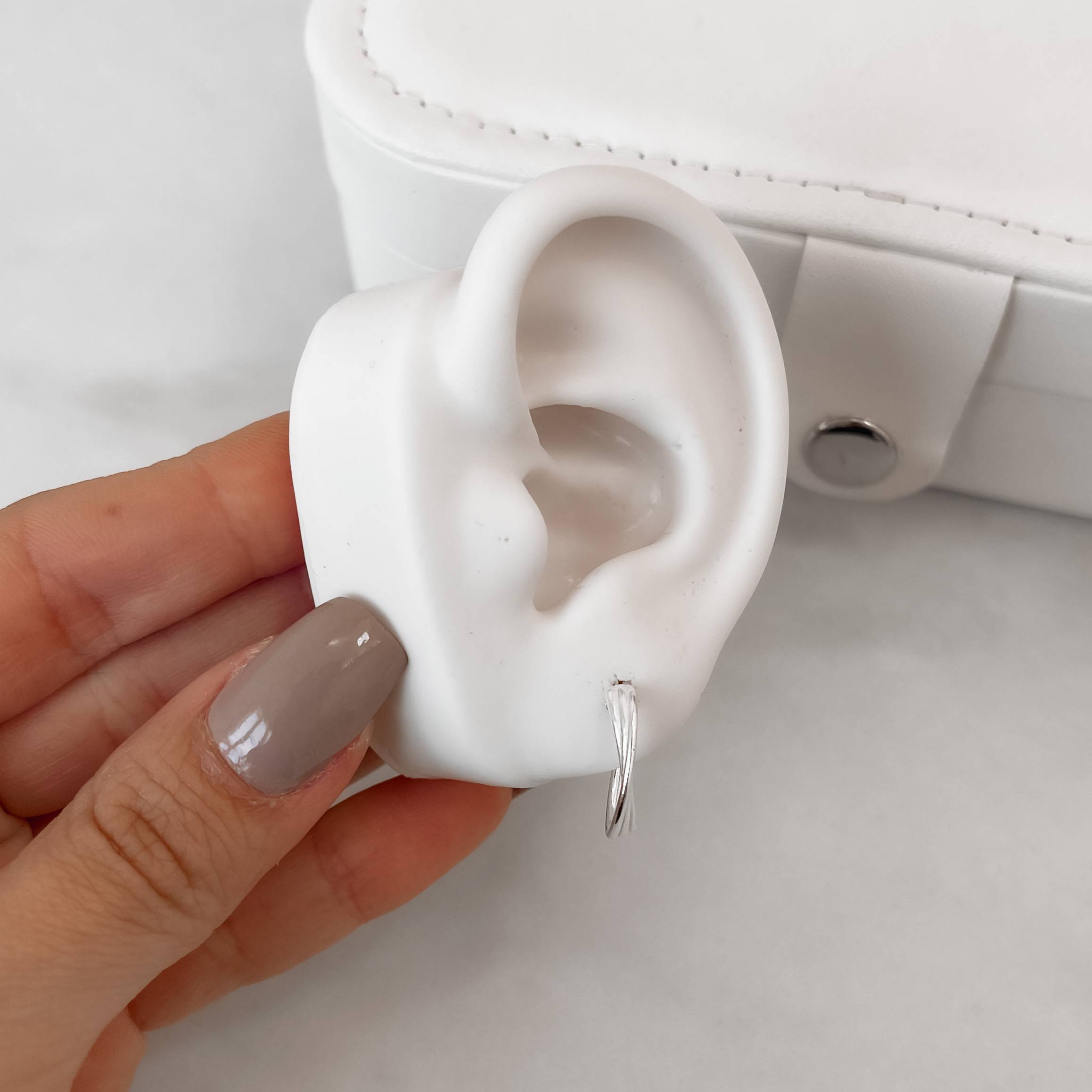 Imagem Secundária Argola oval 3 fios 16mm tarraxa