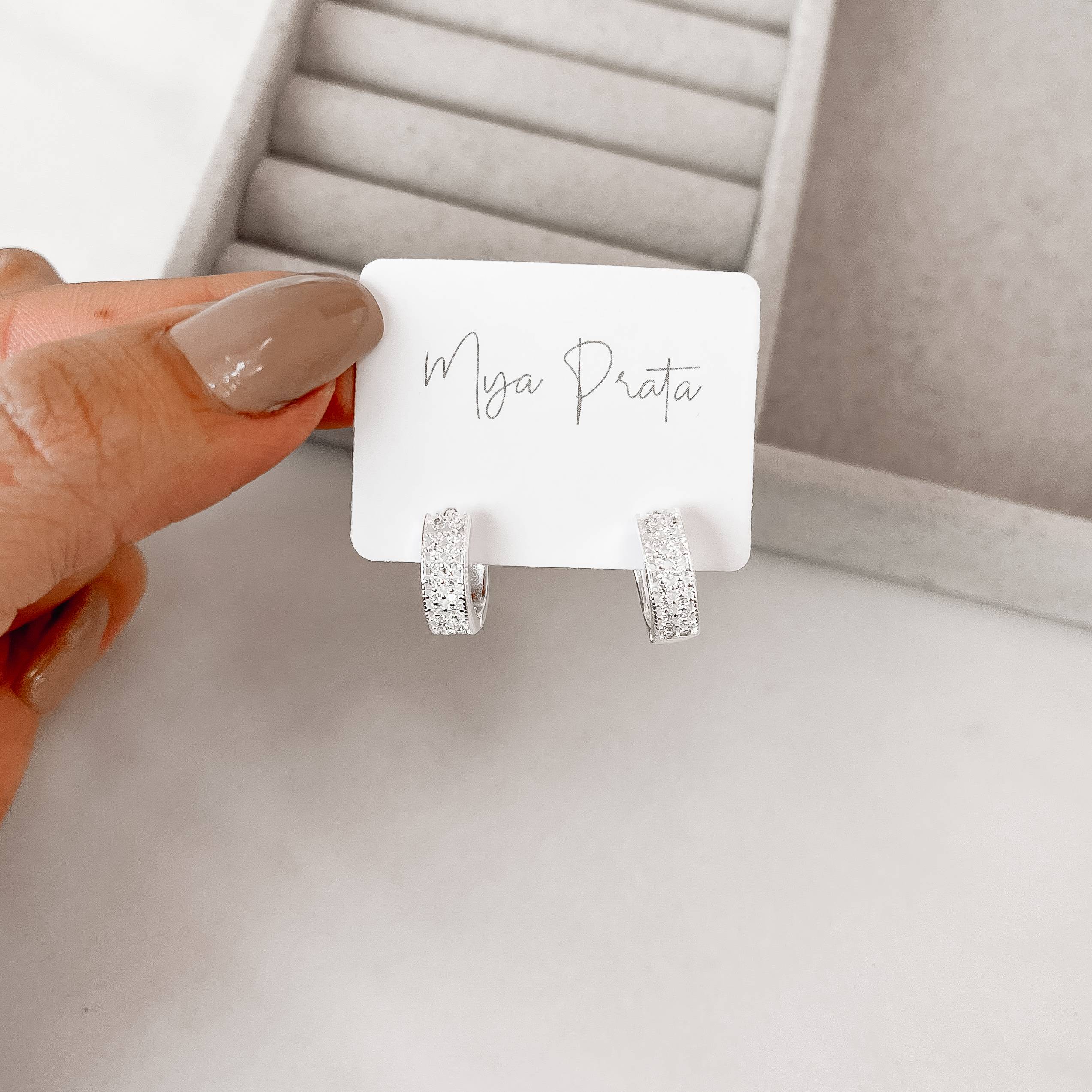 Imagem Argola click 13mm vazada cravejada