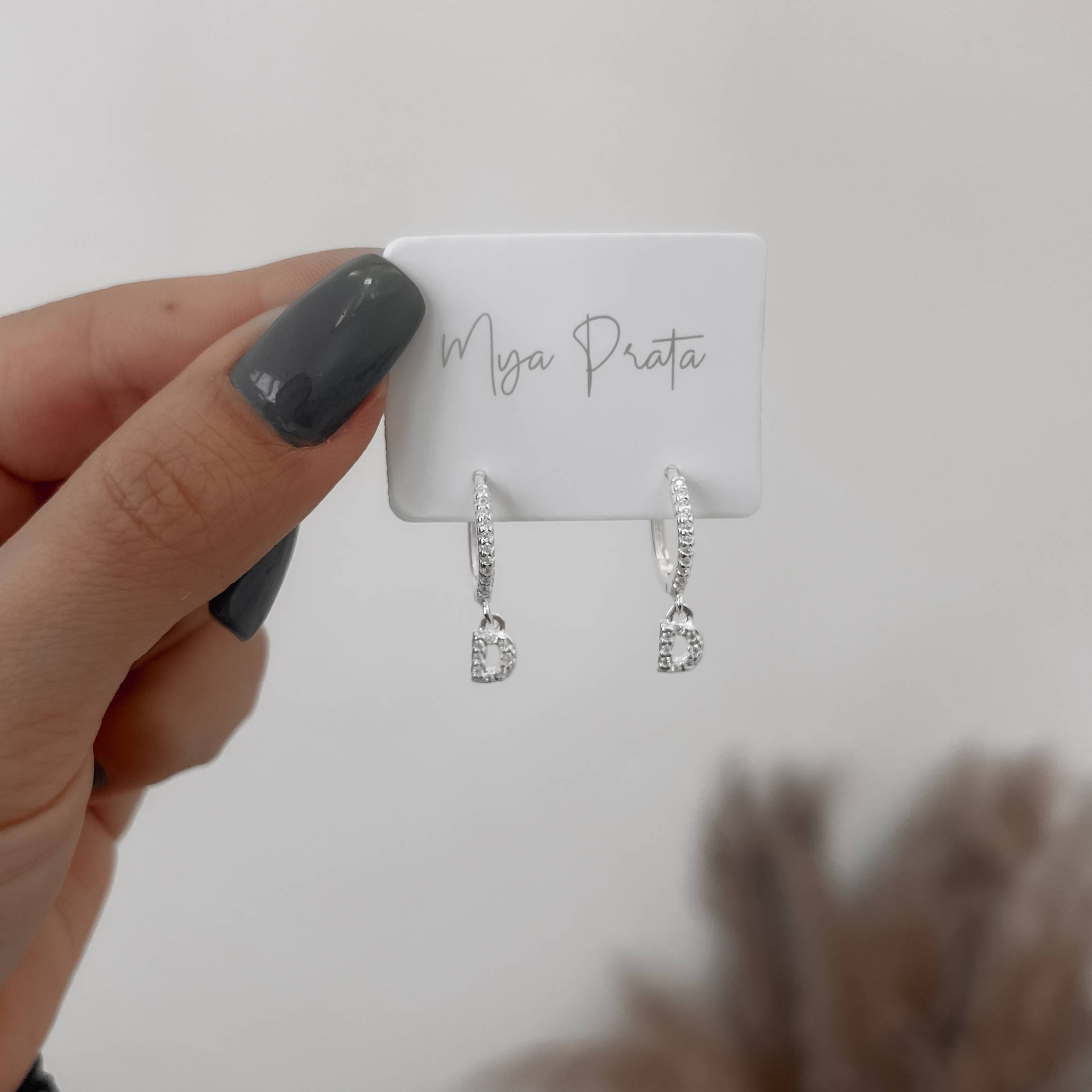 Imagem Secundária Argola click cravejada 14mm pingente letra D