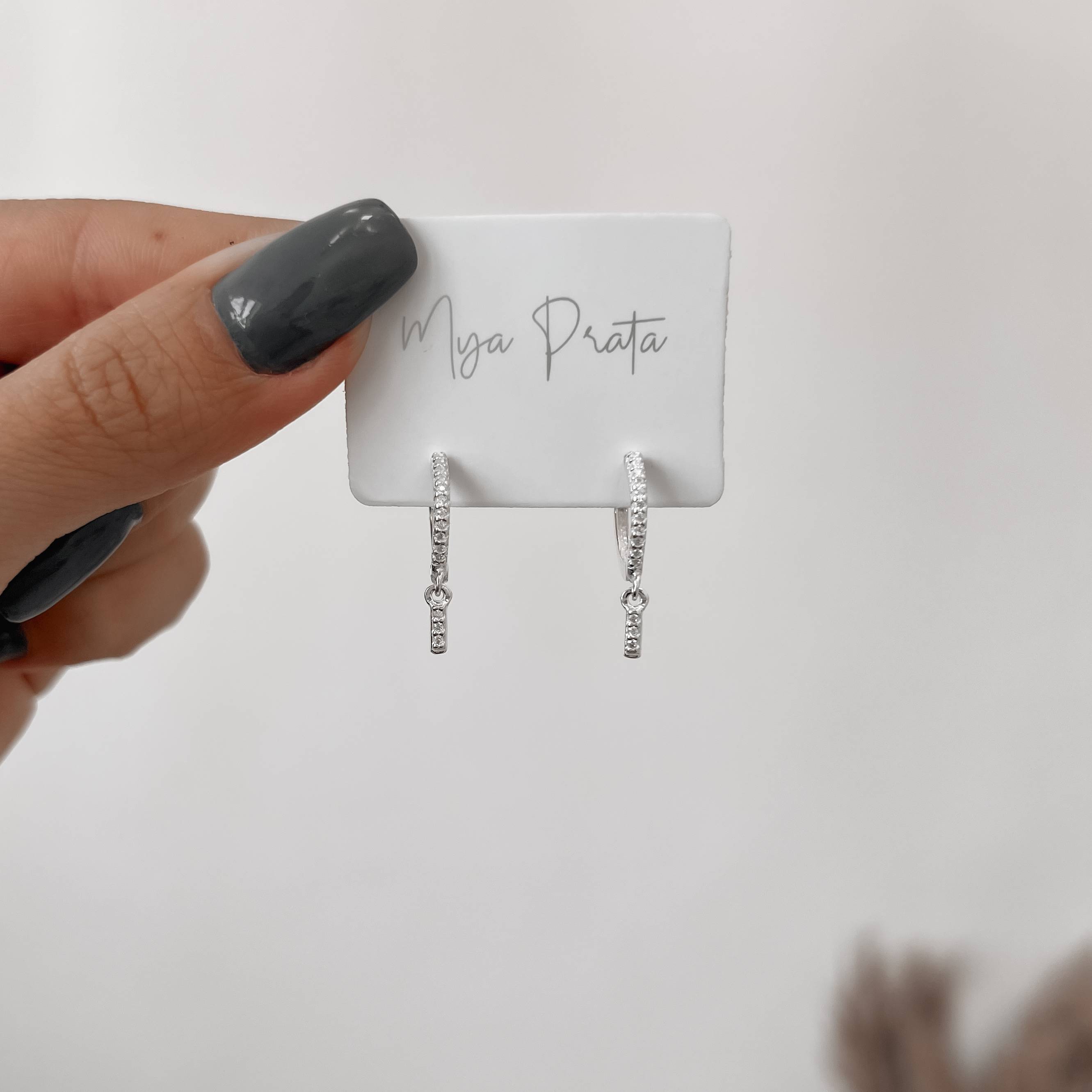 Imagem Argola click cravejada 14mm pingente letra I