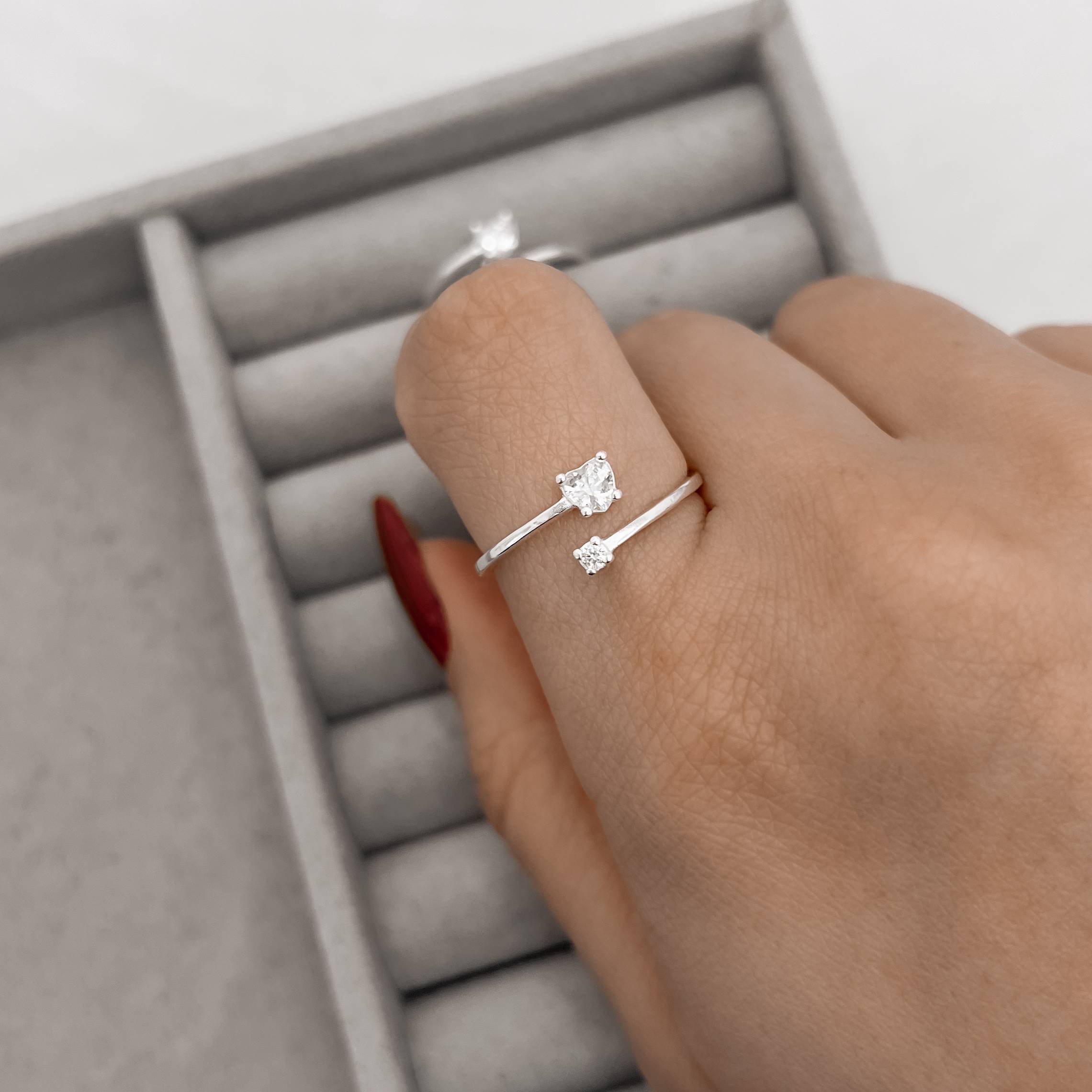 Imagem Anel zircônias coração e redonda cristal regulável G