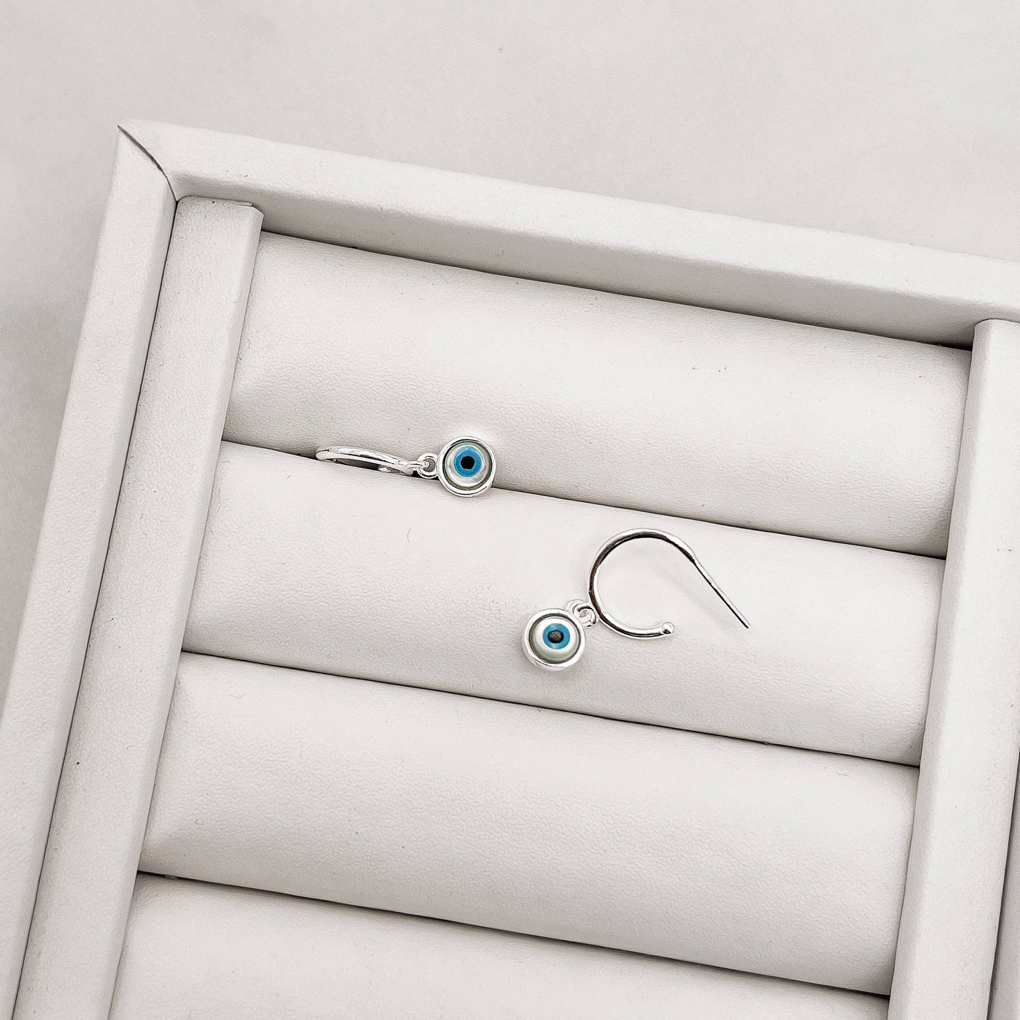 Imagem Argola 12mm pingente olho grego madrepérola tarraxa