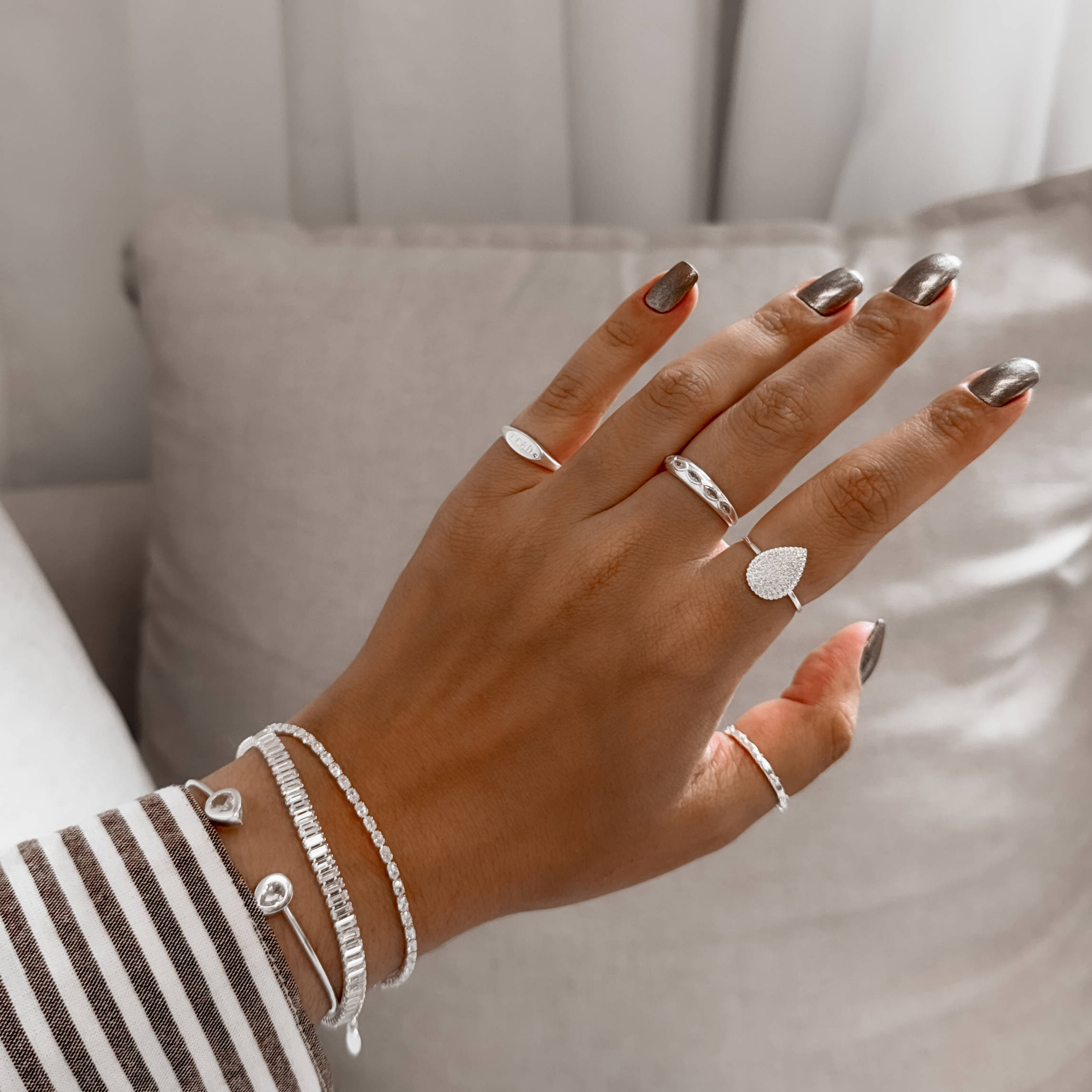 Imagem Secundária Pulseira Riviera zircônias retangulares 4x2mm 18cm