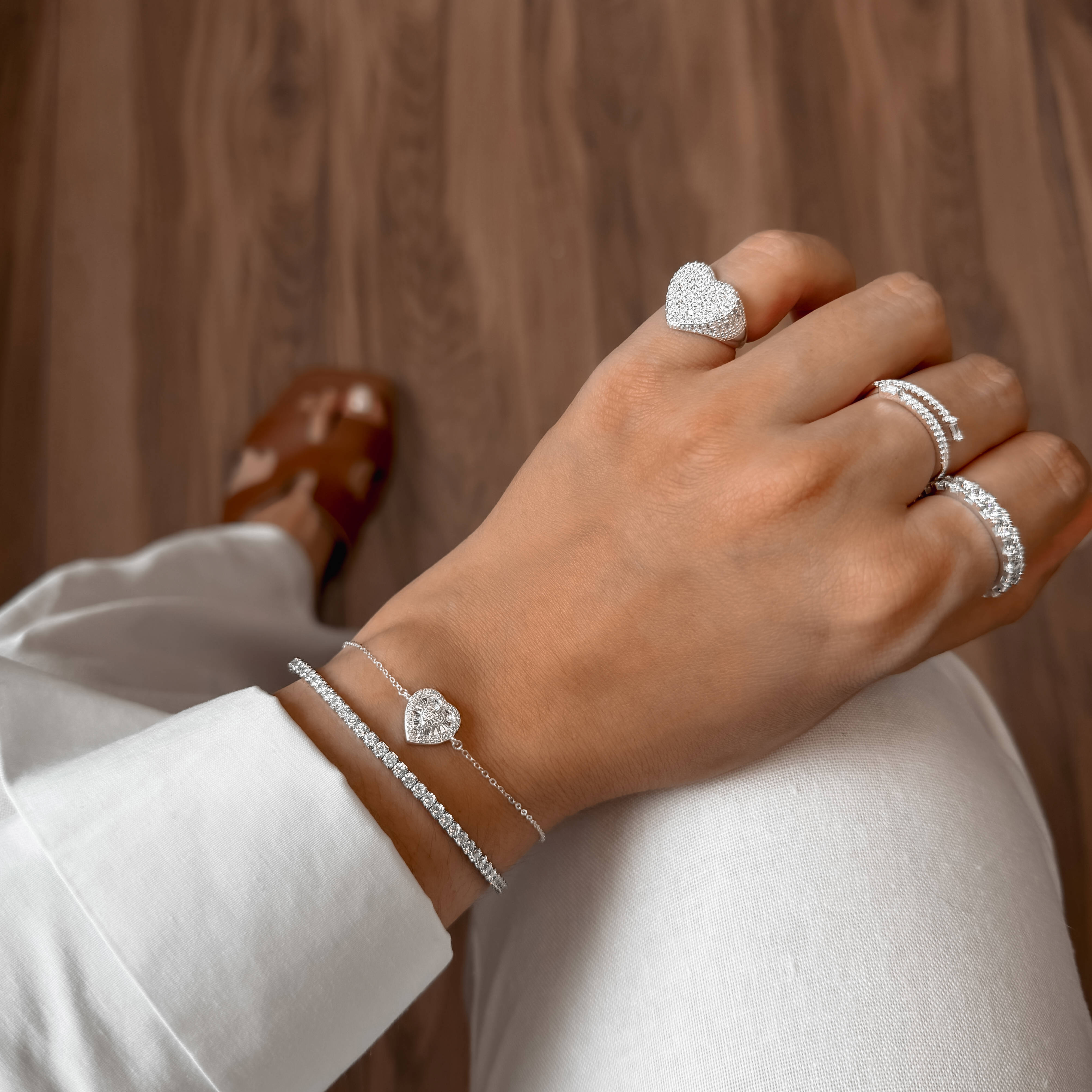 Imagem Secundária Pulseira entremeio coração cravejado 11mm corrente cadeado 16+4cm