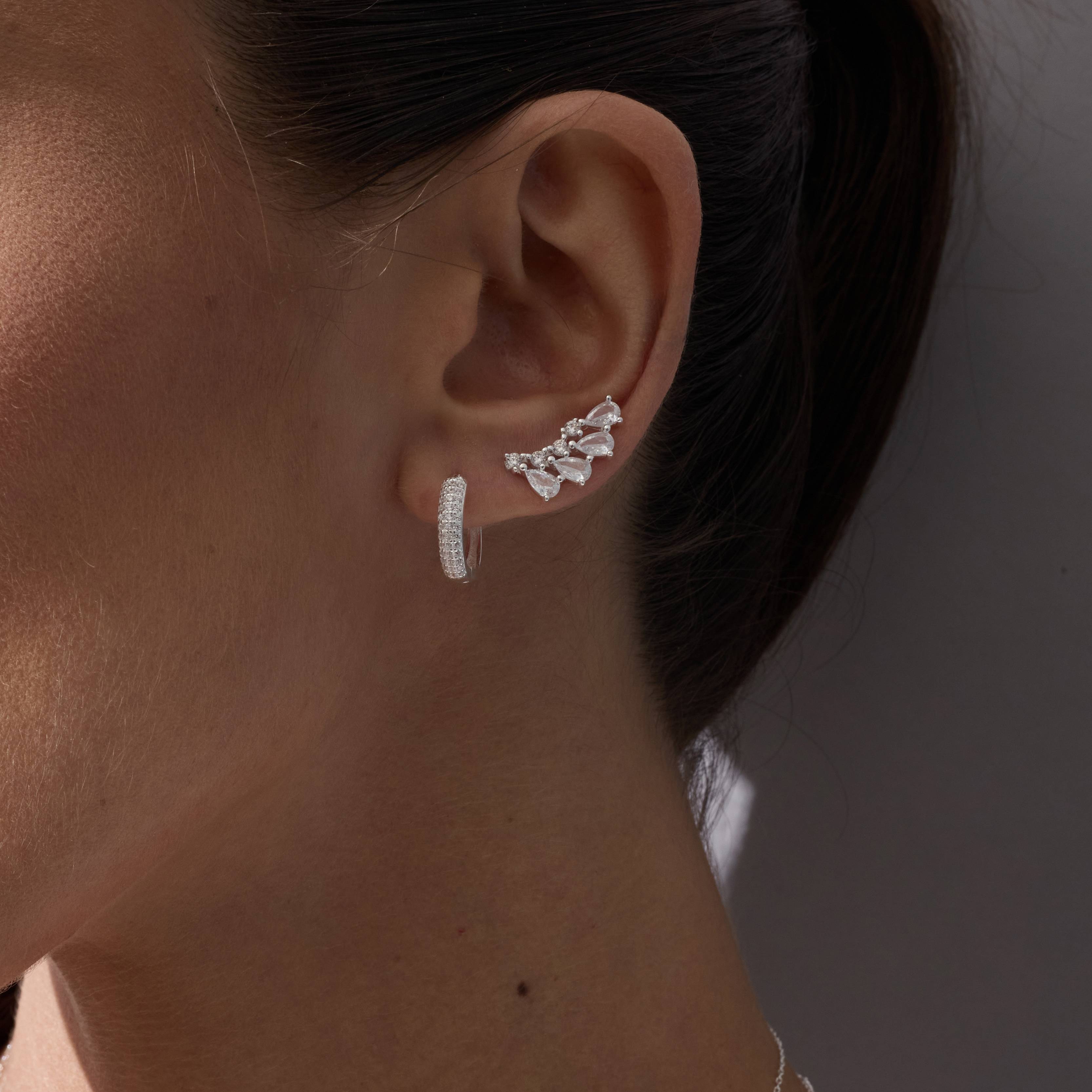 Imagem Secundária Brinco curvado zircônias redonda e gota 17mm