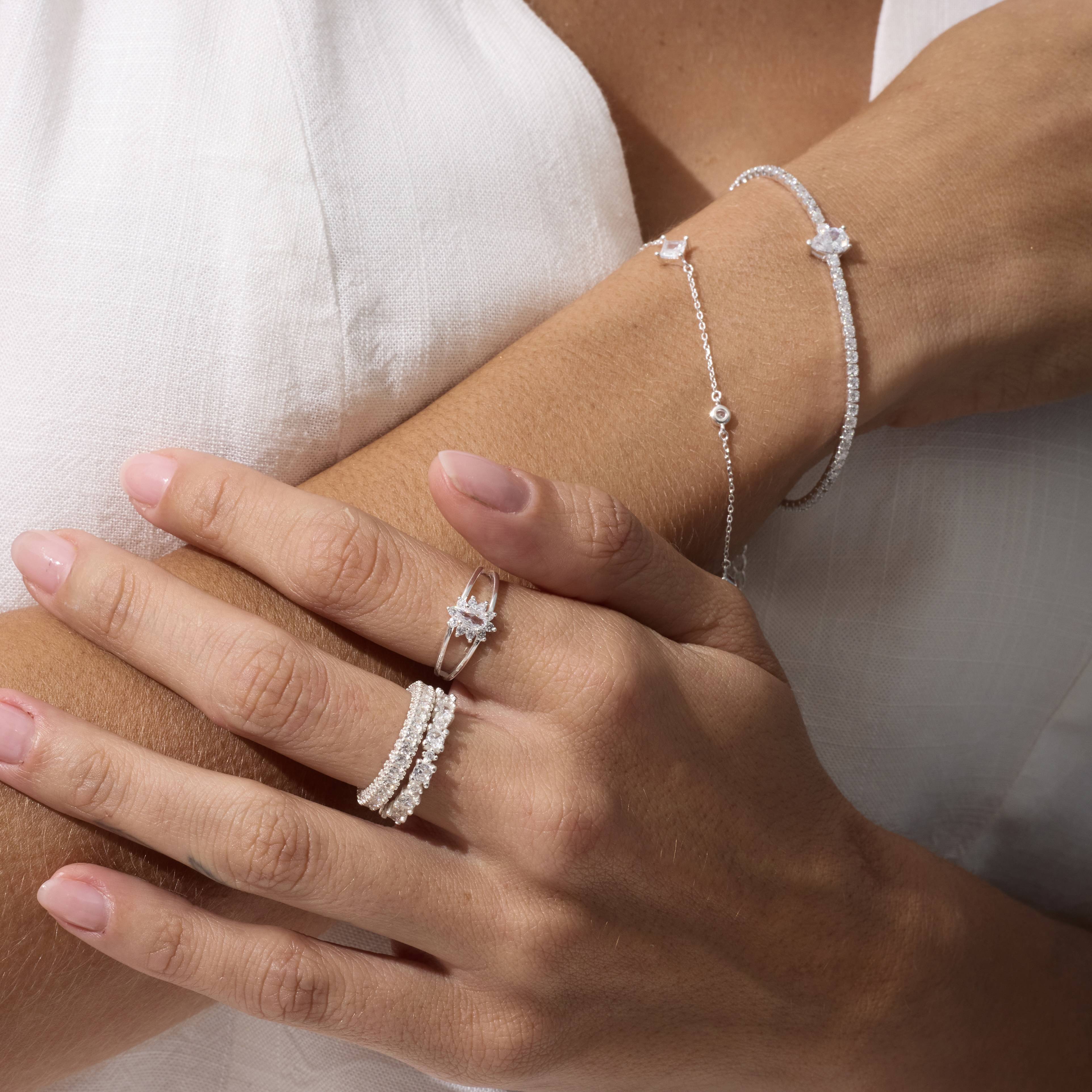 Imagem Secundária Anel aliança toda cravejada trabalhada