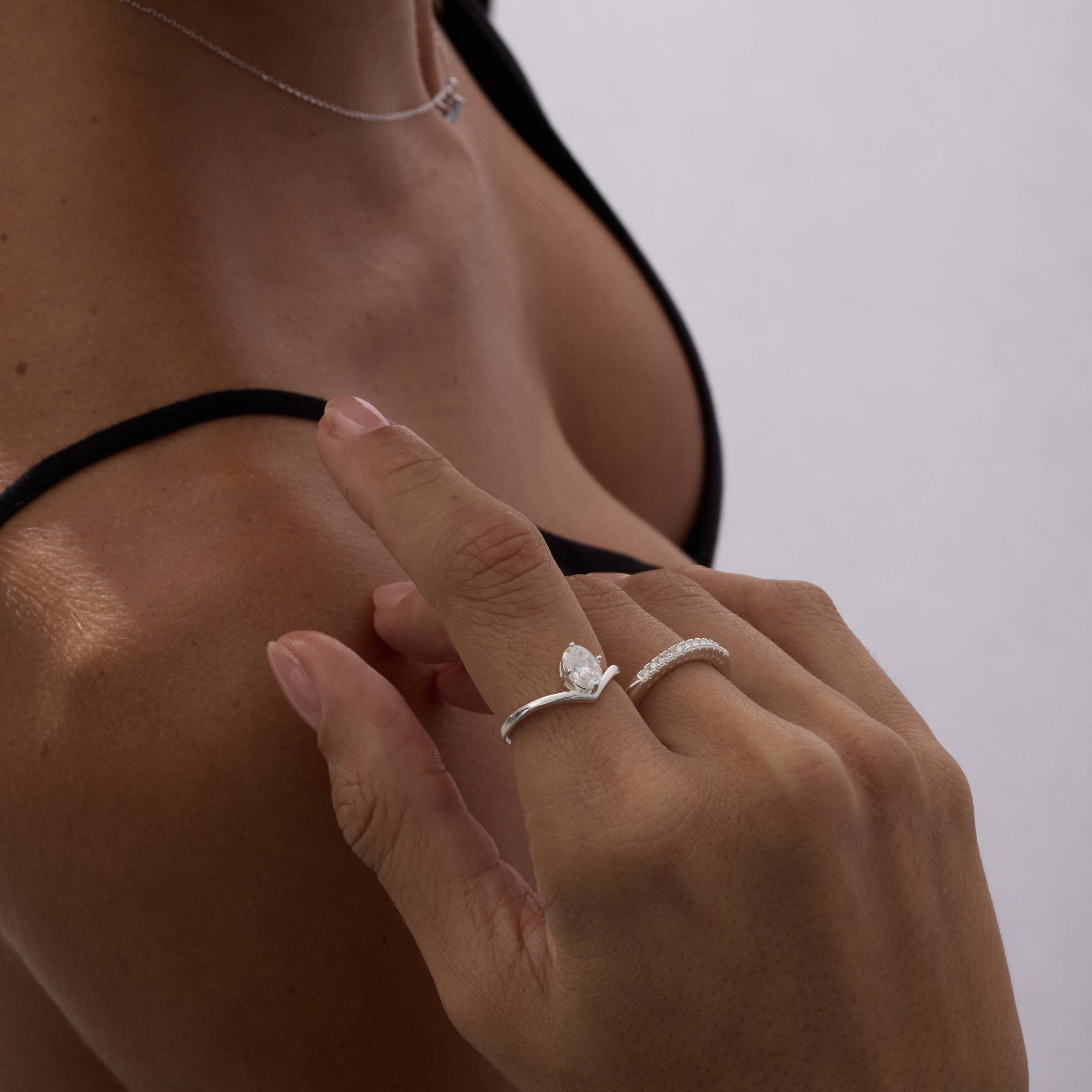 Imagem Secundária Anel v solitário moissanite oval 5x7mm