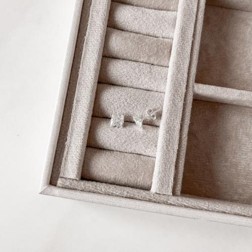 Brinco zircônia quadrada cristal 6mm