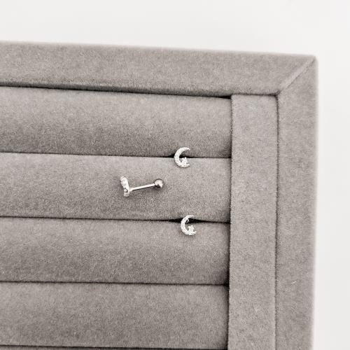 Piercing haste lua cravejada com estrela 5mm orelha direita