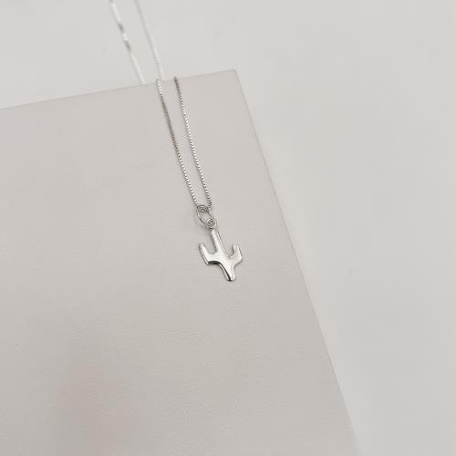 Colar pingente cacto 12mm 40cm