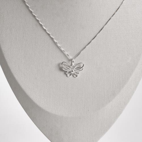 Colar pingente borboleta vazada 19mm 45cm