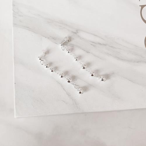 Brinco base redonda pingente bolas