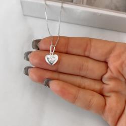 Colar pingente coração detalhe zircônia 10mm 45cm