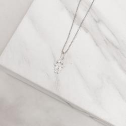 Colar pingente menina detalhe zircônias 12mm 45cm