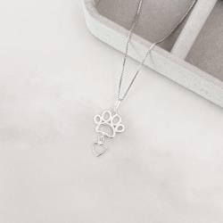 Colar pingente pata e coração vazados 22mm 45cm