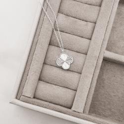 Colar pingente trevo vinco com bolinhas 14mm corrente cadeado 45+5cm