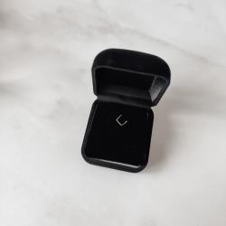 Porta joias colar ou brinco preto interior preto