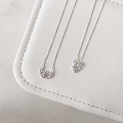 Escapulário olho cravejado e mão com zircônia navete v12 60cm